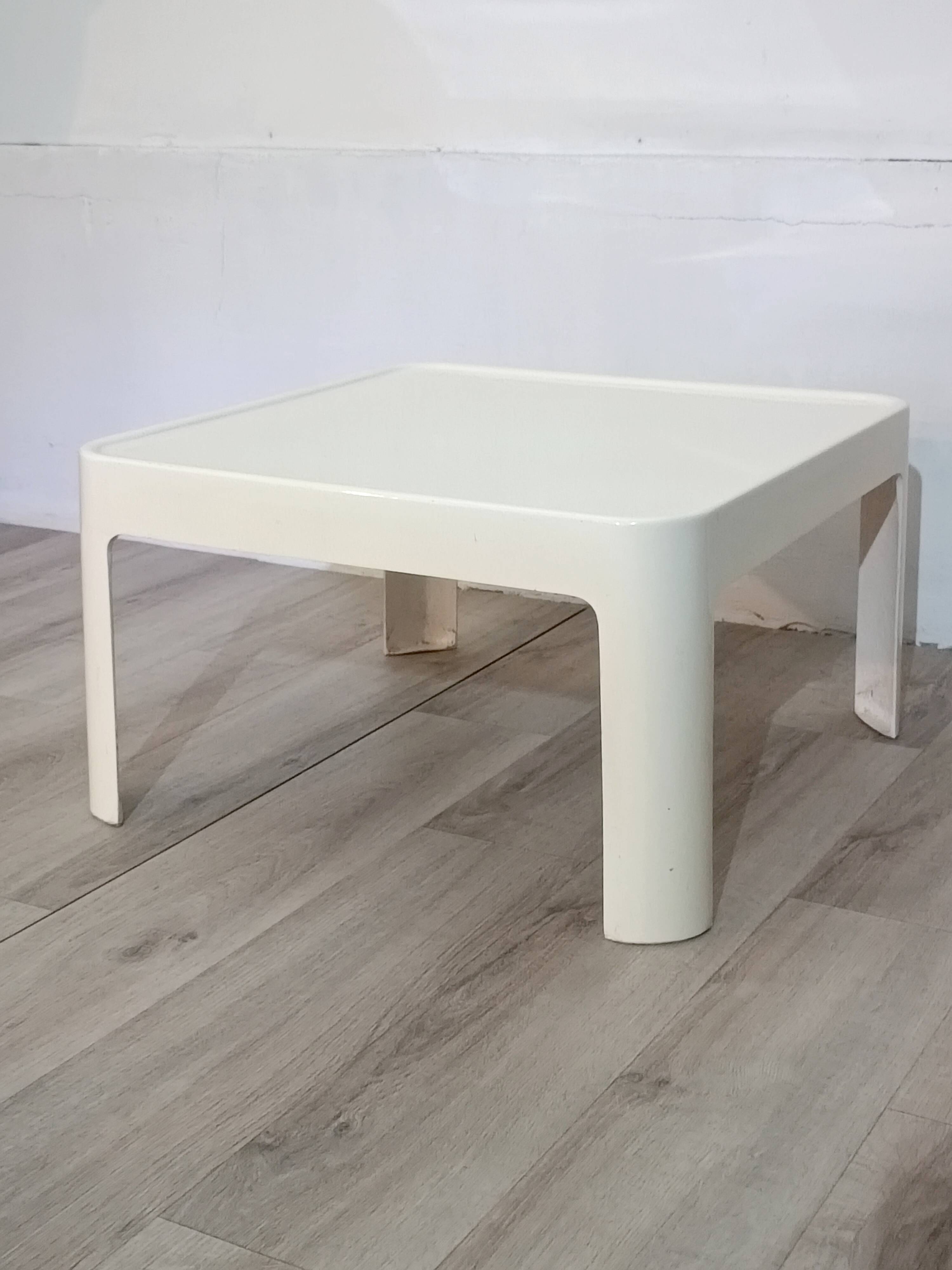 Fibreglass coffee table by Carlo Bartoli for Rossi Di Albizzate 1970