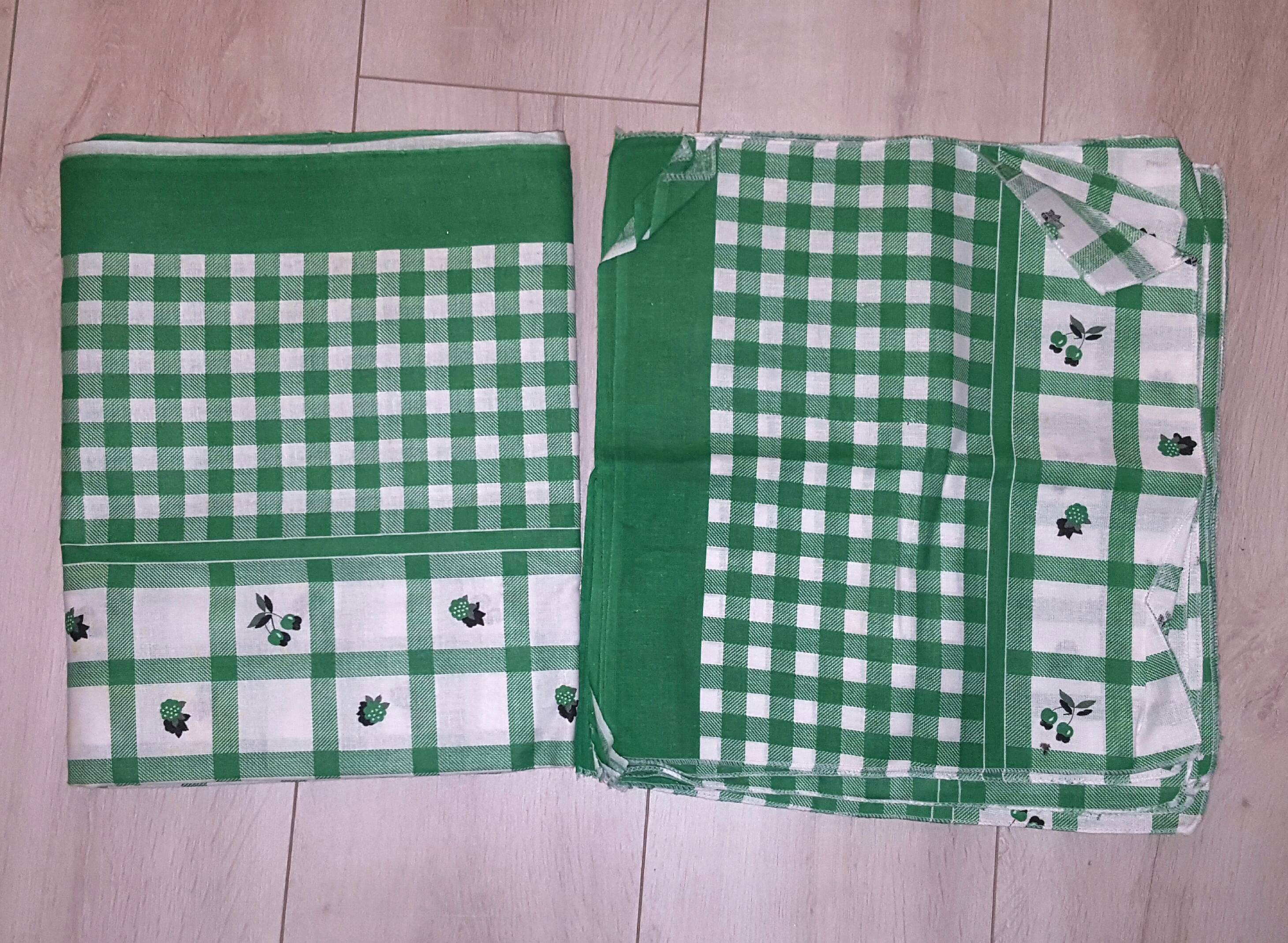 Tablecloth and towels set