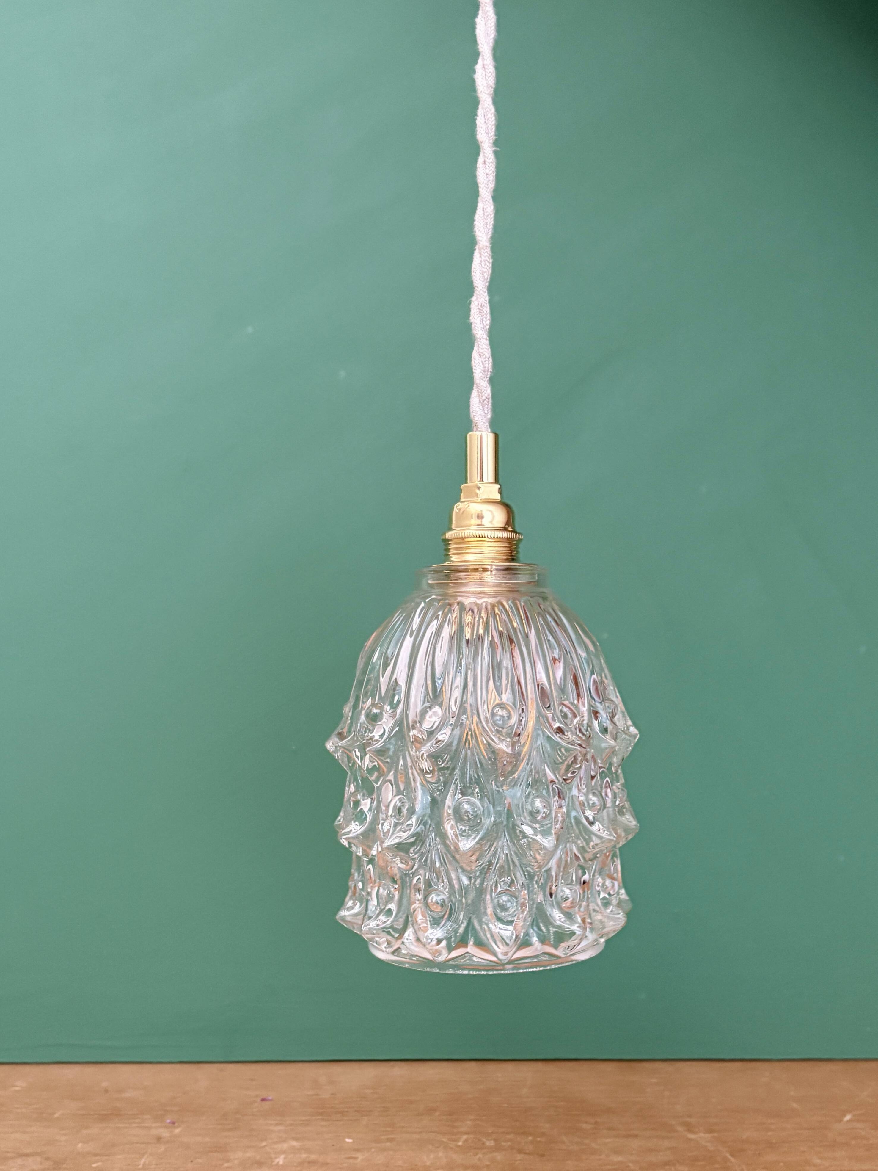 Suspension globe vintage en verre moulé