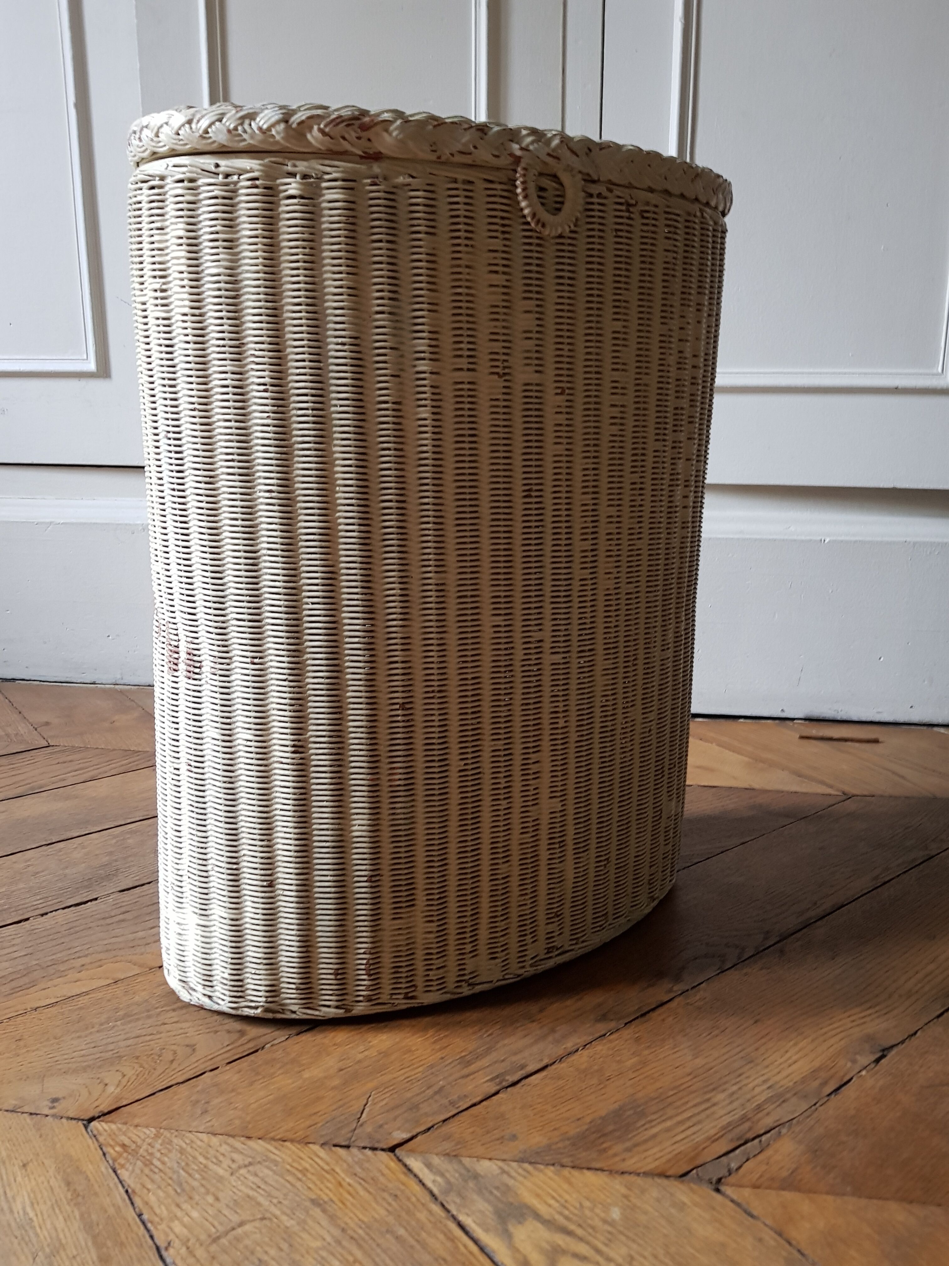 White lacquered wicker laundry box