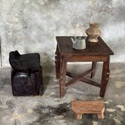 Coffee table, petite table basse indonésienne ancienne moderniste en teck