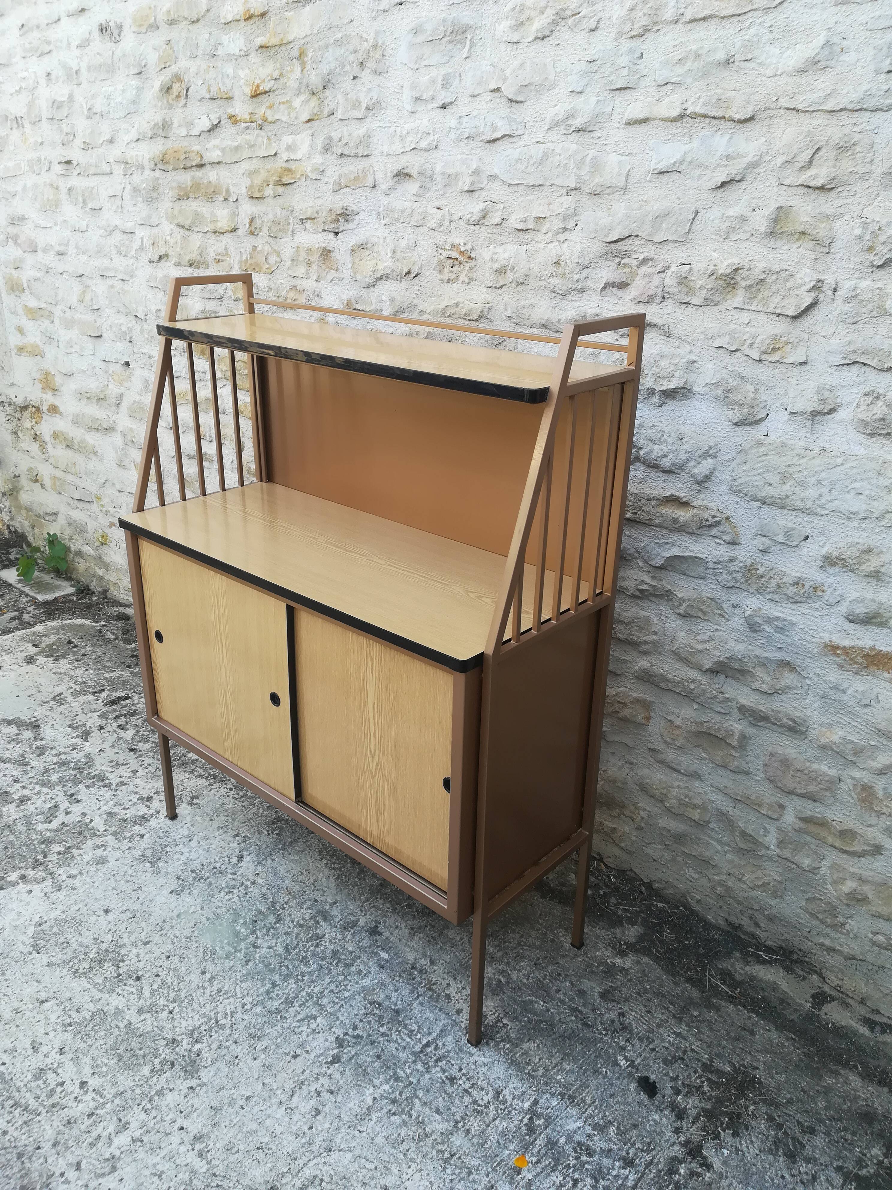 Buffet in formica