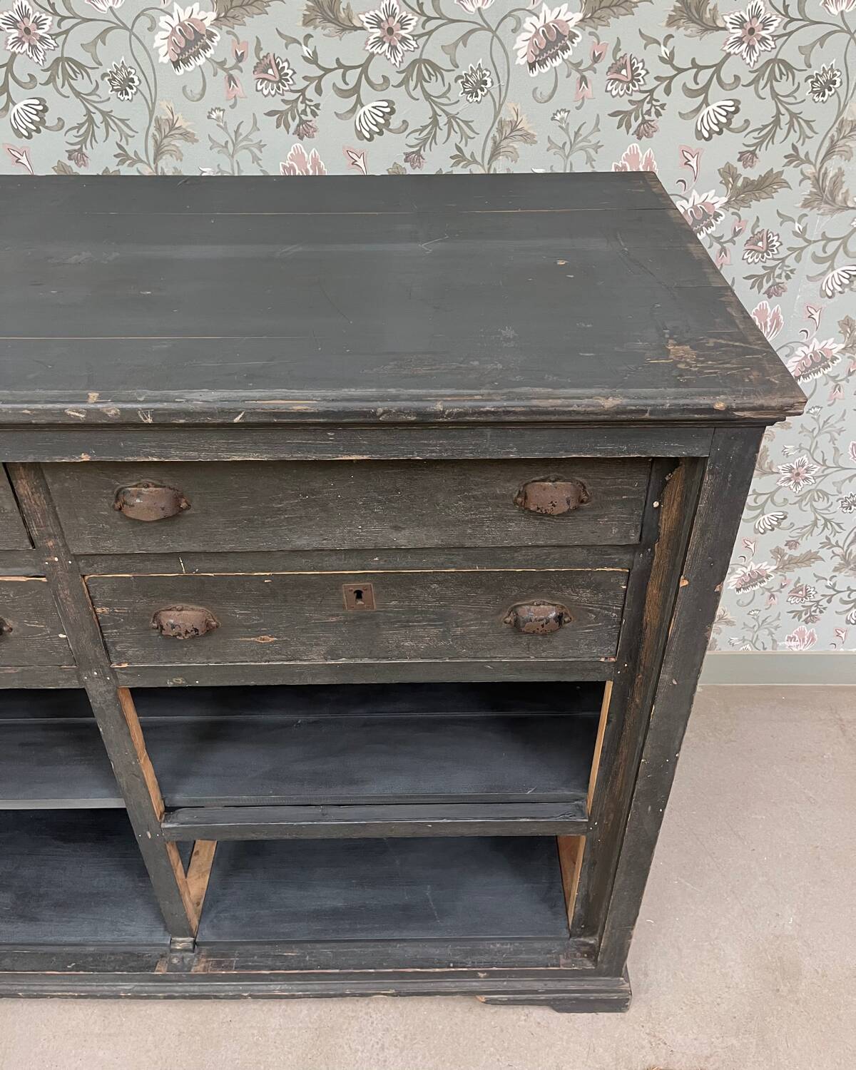 Patinated workshop furniture