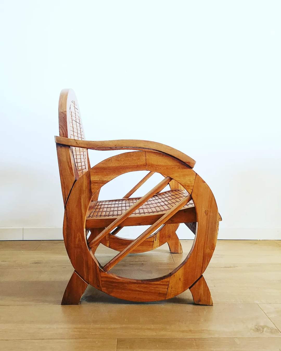 Colonial armchair in wood and bamboo