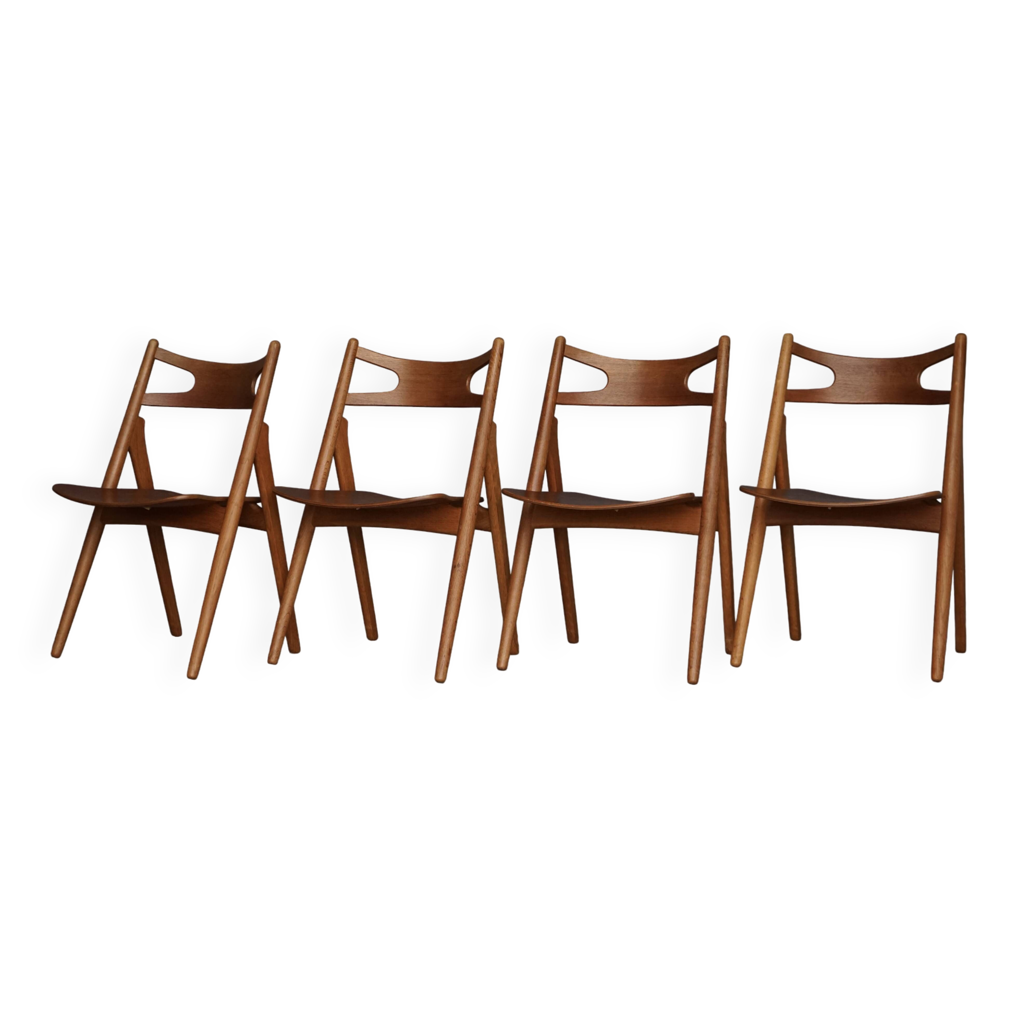 Chaises CH29 Sawbuck par Hans Wegner pour Carl Hansen & Son. Lot de 4