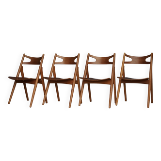 Chaises CH29 Sawbuck par Hans Wegner pour Carl Hansen & Son. Lot de 4