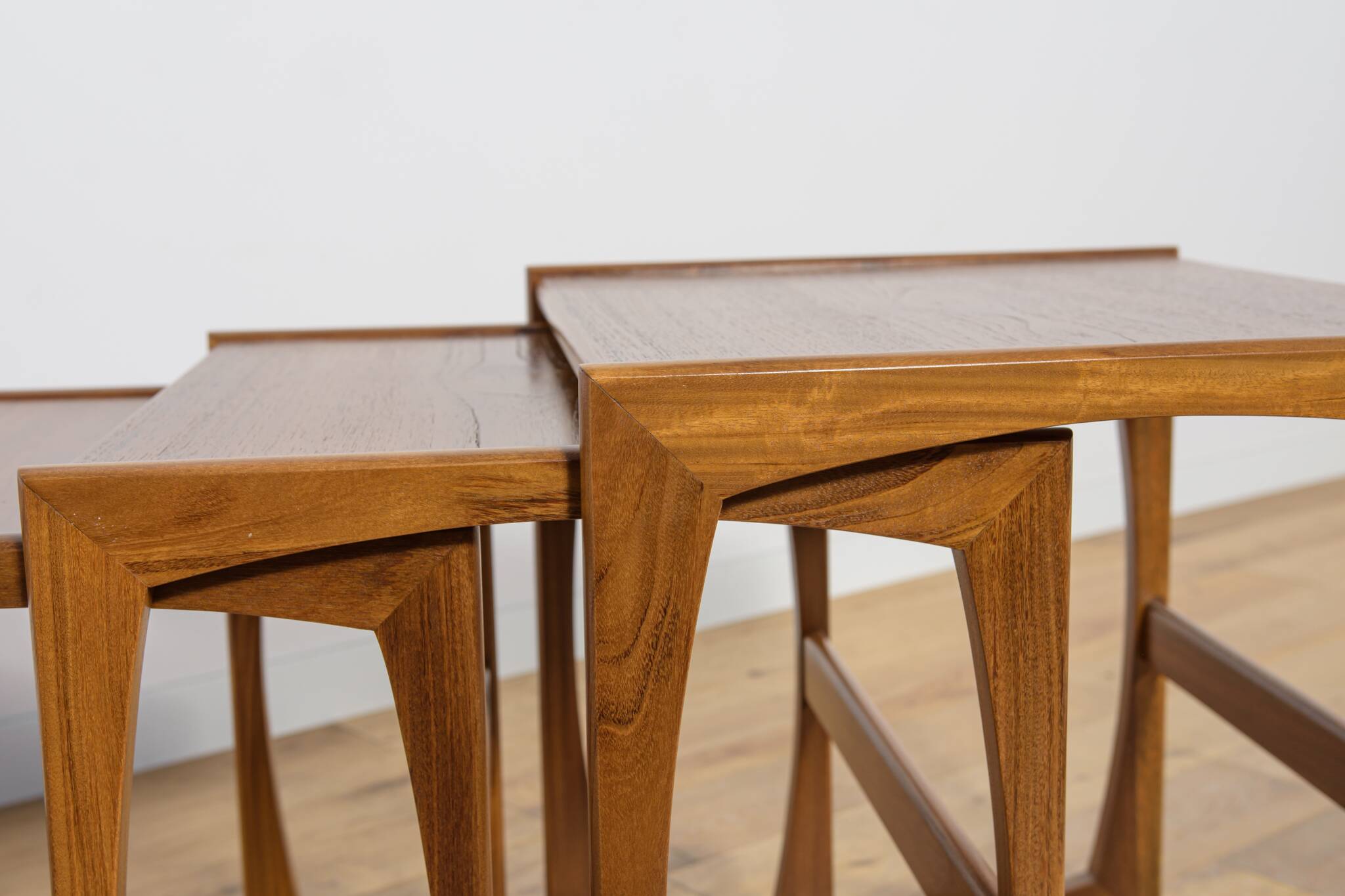 Tables gigognes en teck du milieu du siècle par R. Benett pour G-Plan, Royaume-Uni.