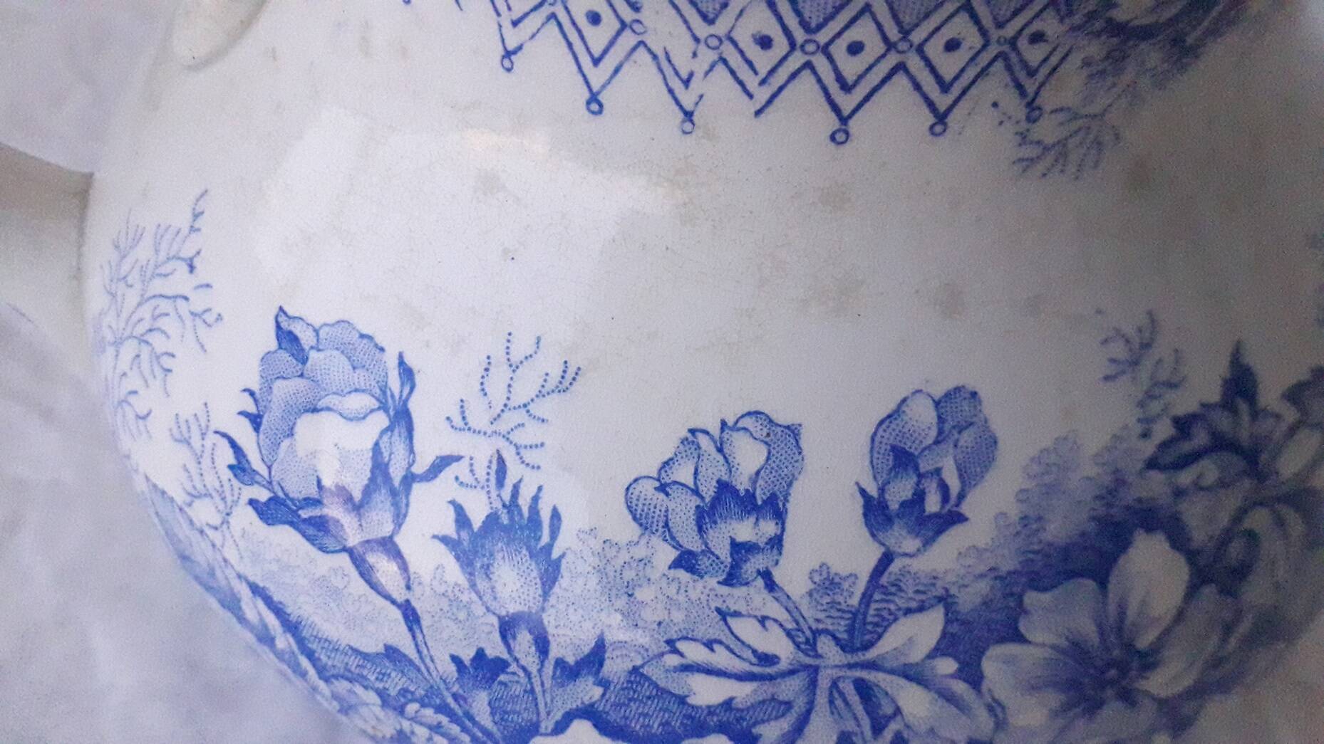 Pitcher jug in Saint Amand earthenware.