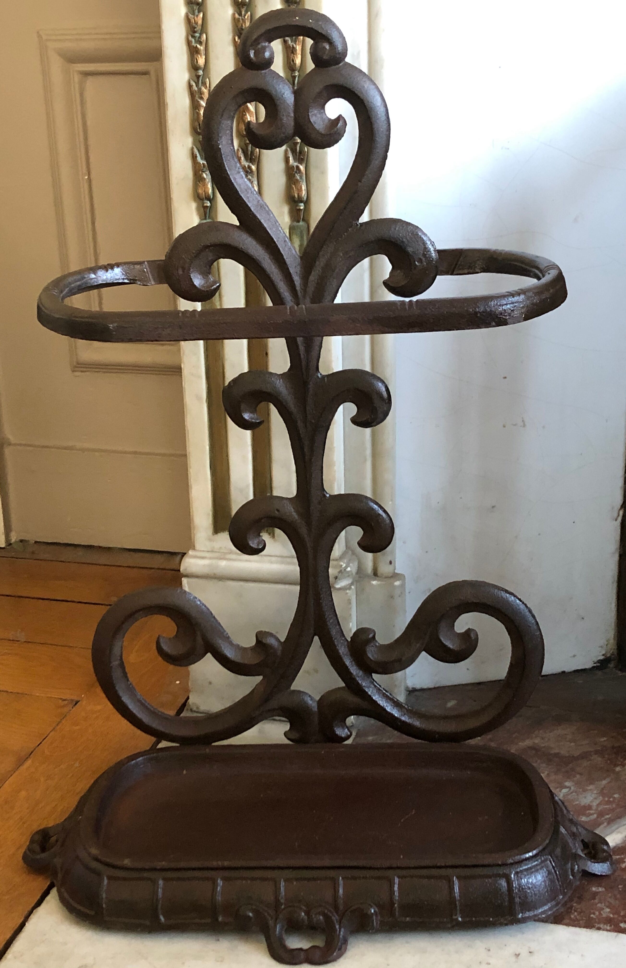 Fireplace utensil holders