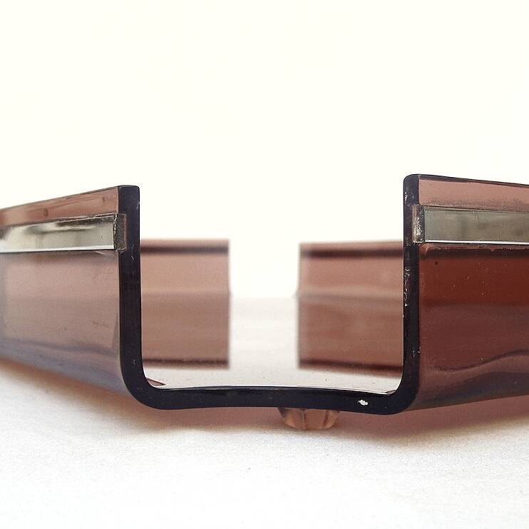 Plateau design 1970 en plexiglas fumé