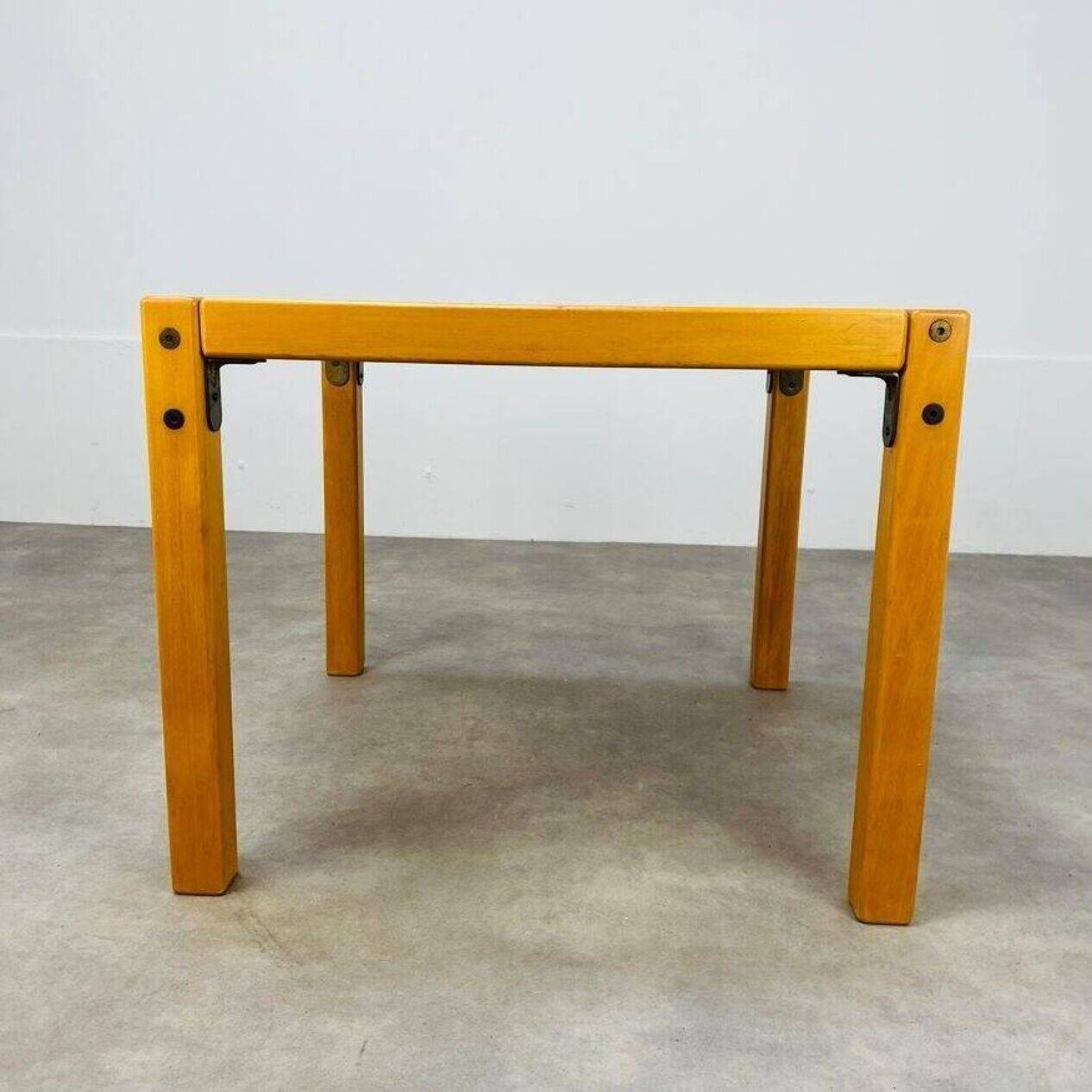 Flötotto coffee table Profilsystem 1970s red