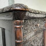 Commode XIXème pin noirci sculpté