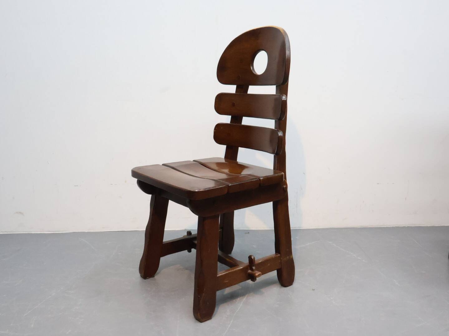 Brutalist fishbone stoelen eikenhout Jaren 70