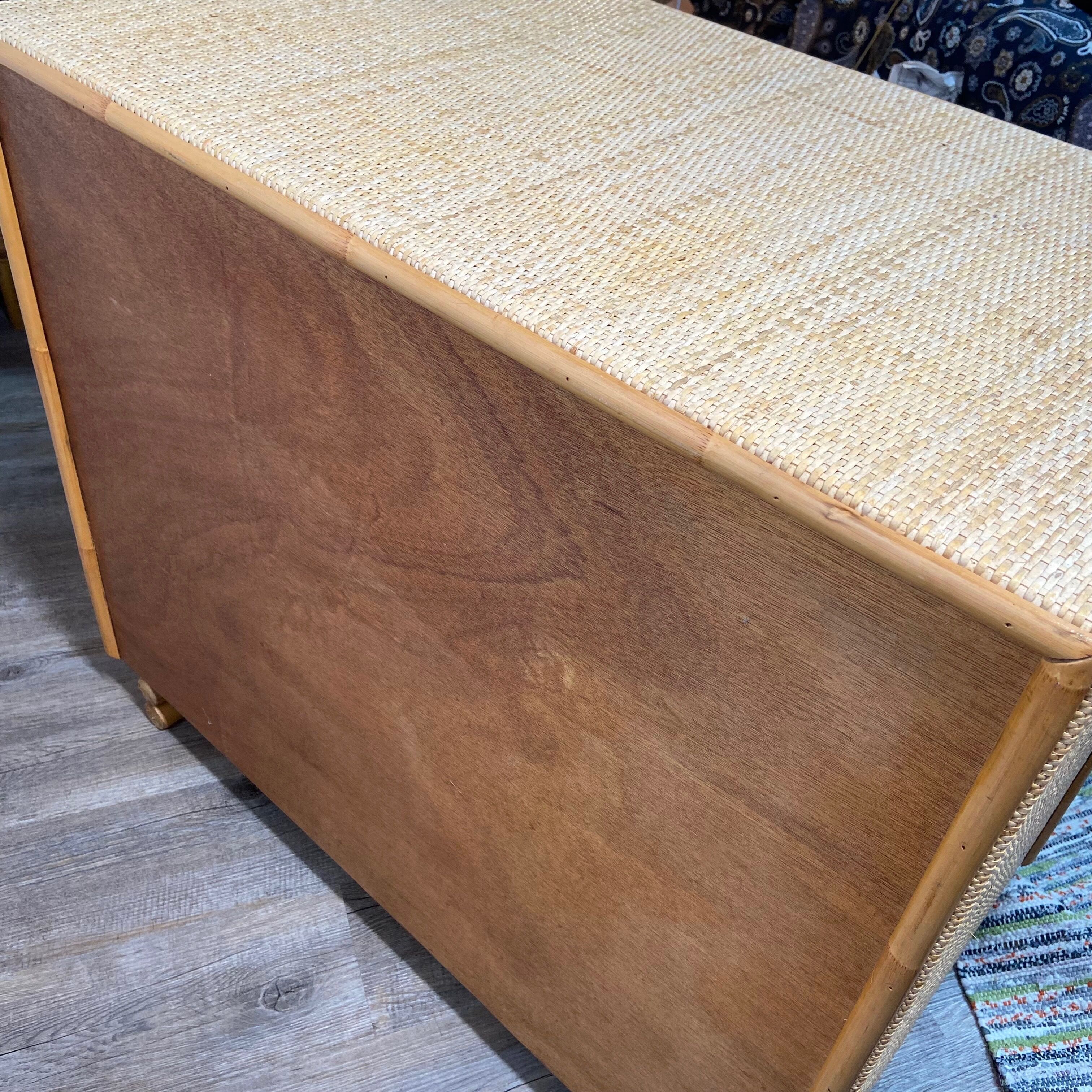 Chest of drawers in rattan and bamboo