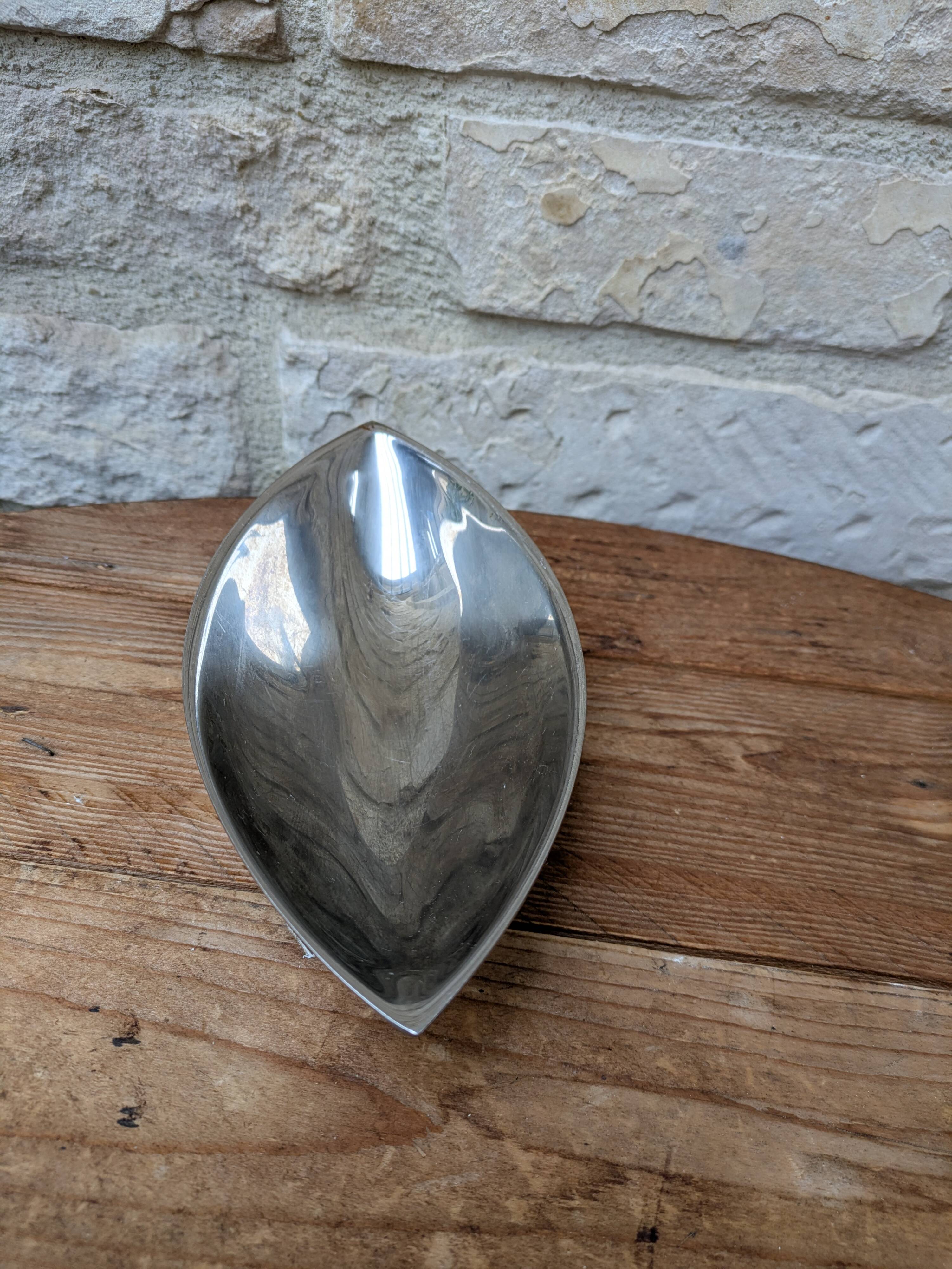 Beautiful stainless steel sauce boat from Guy Degrenne