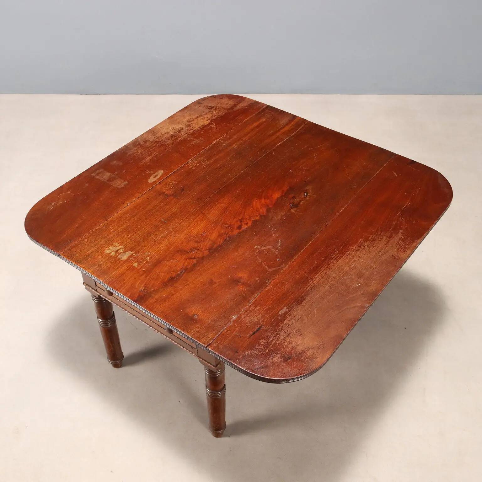 Antique mahogany side table, England, 19th century.