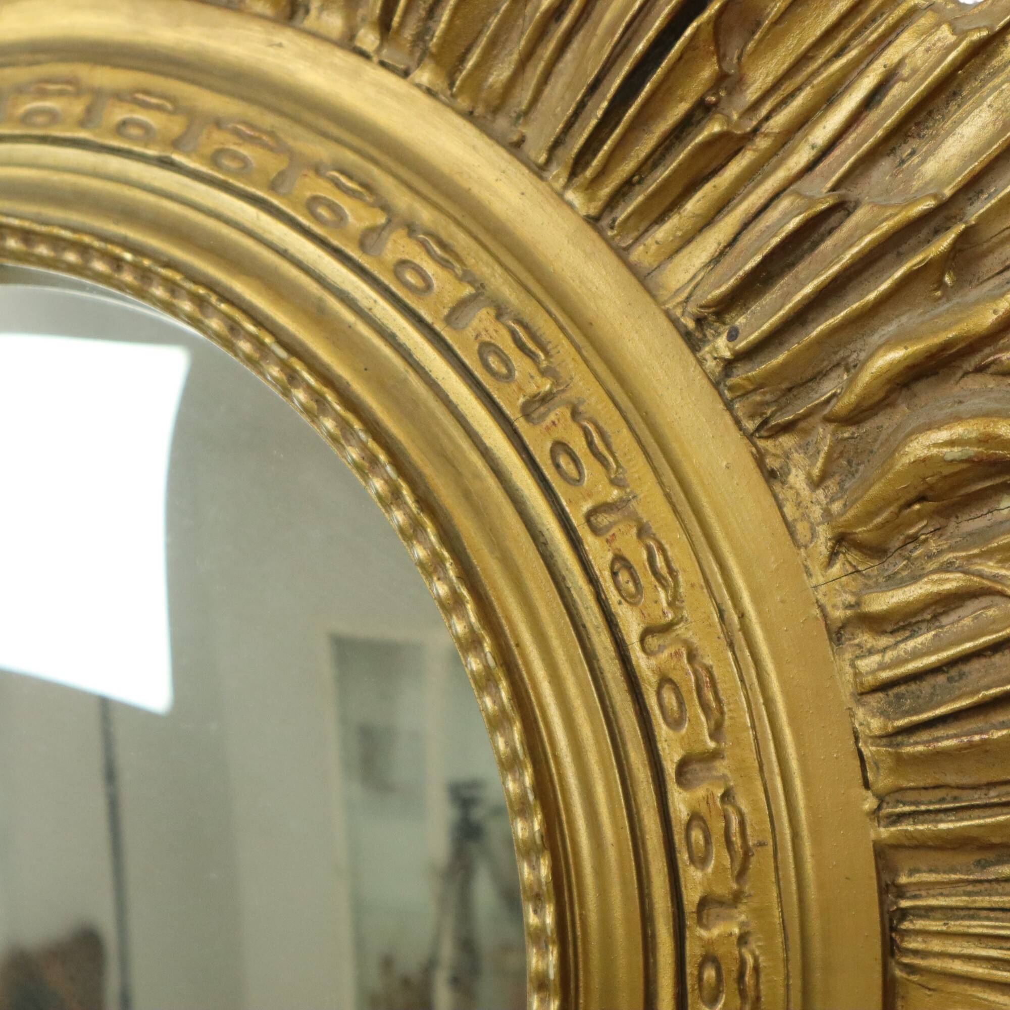 Miroir soleil Sunburst XL en résine dorée