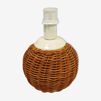 Wicker ball lamp foot