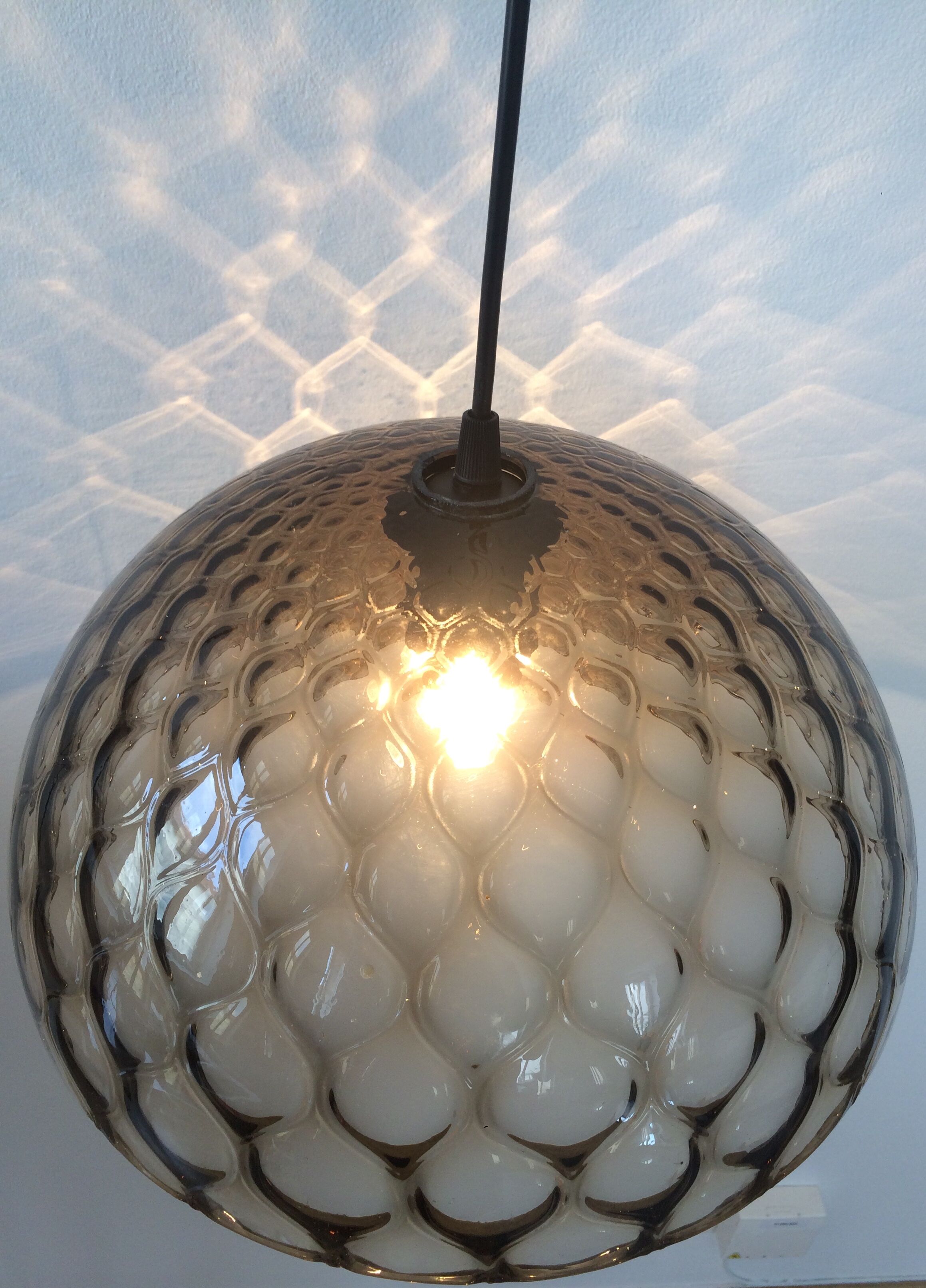 Chiseled glass hanging lamp