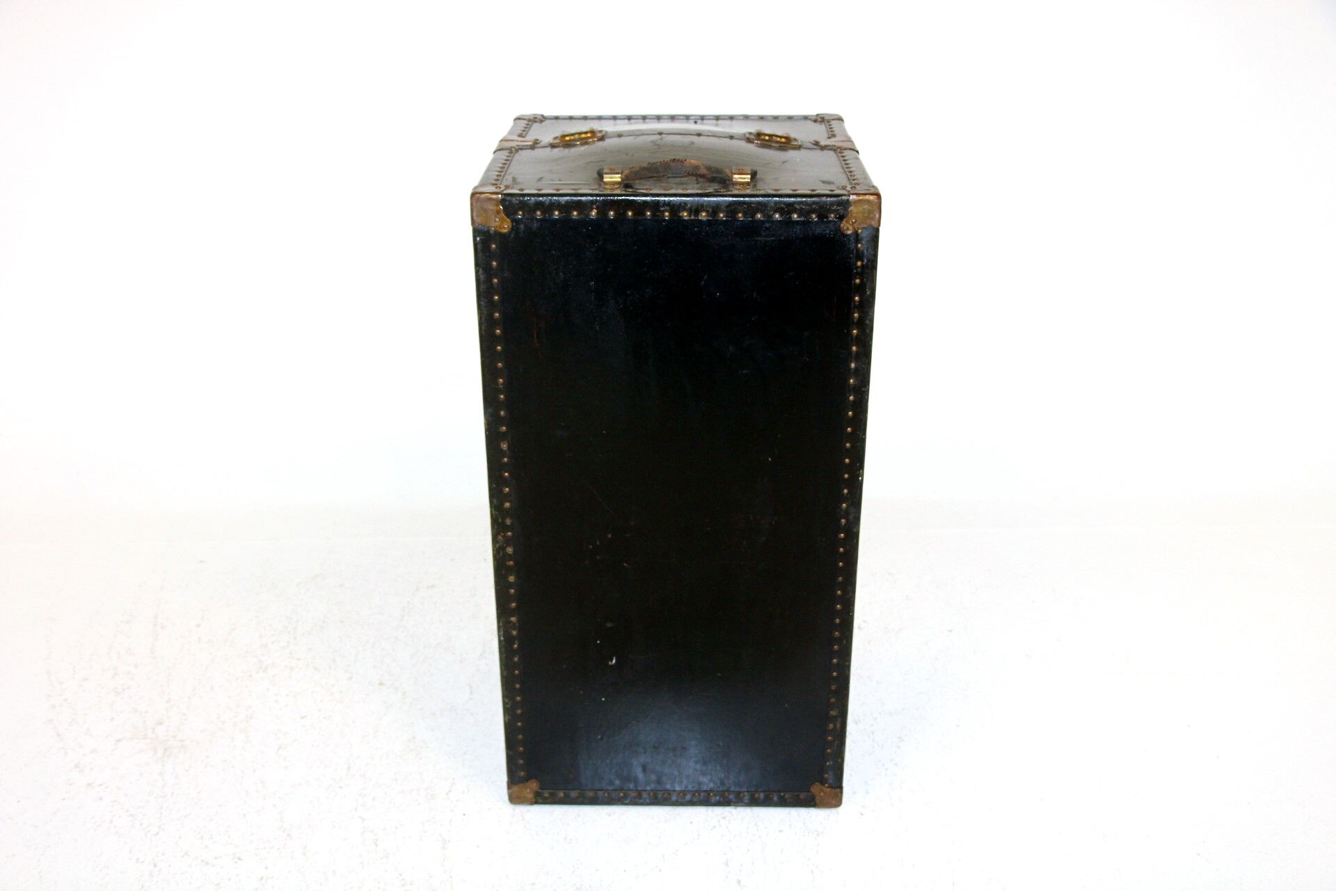 Trunk "dressing" storage, Sweden, 1920