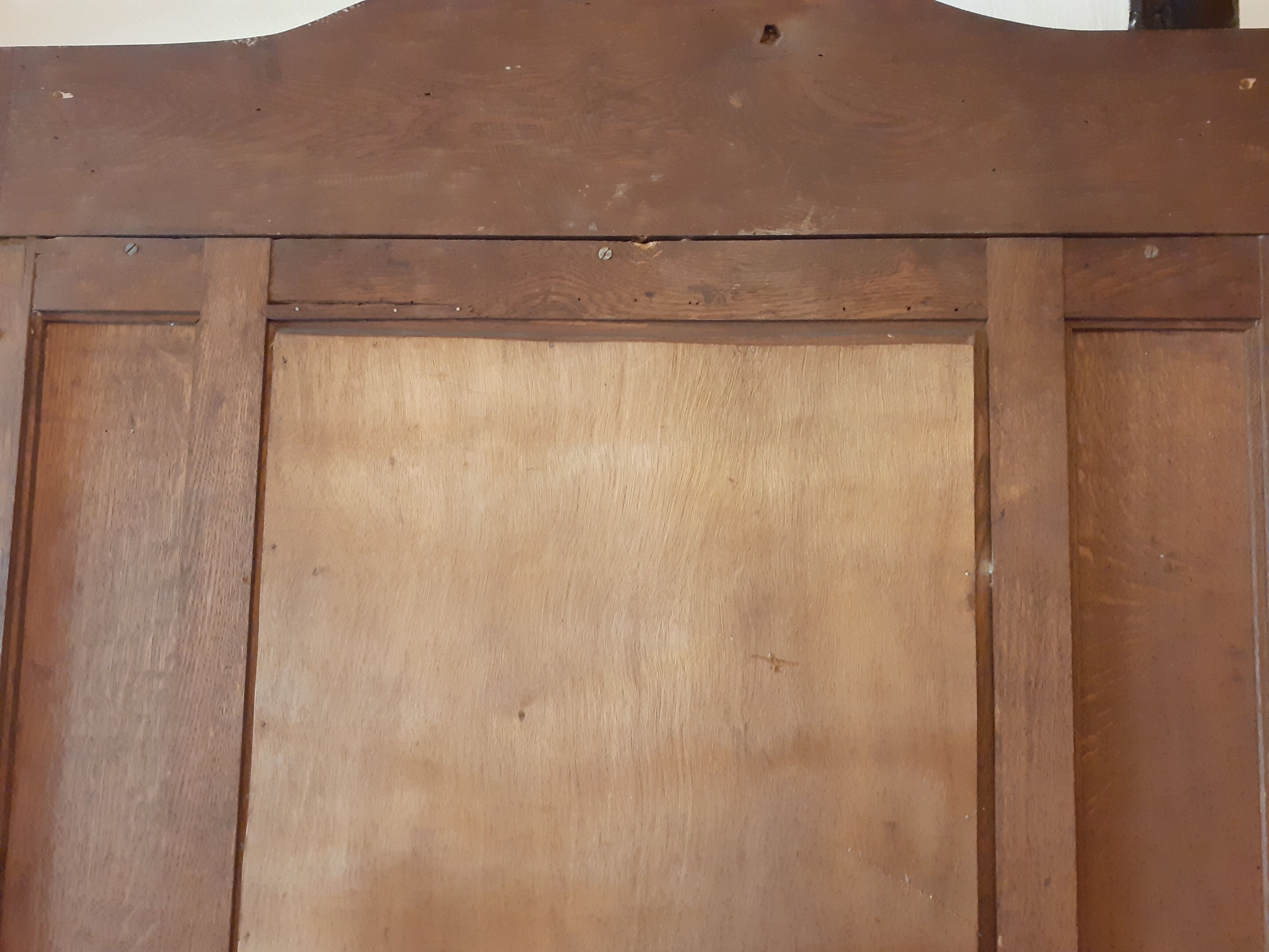 Gold oak coat holder