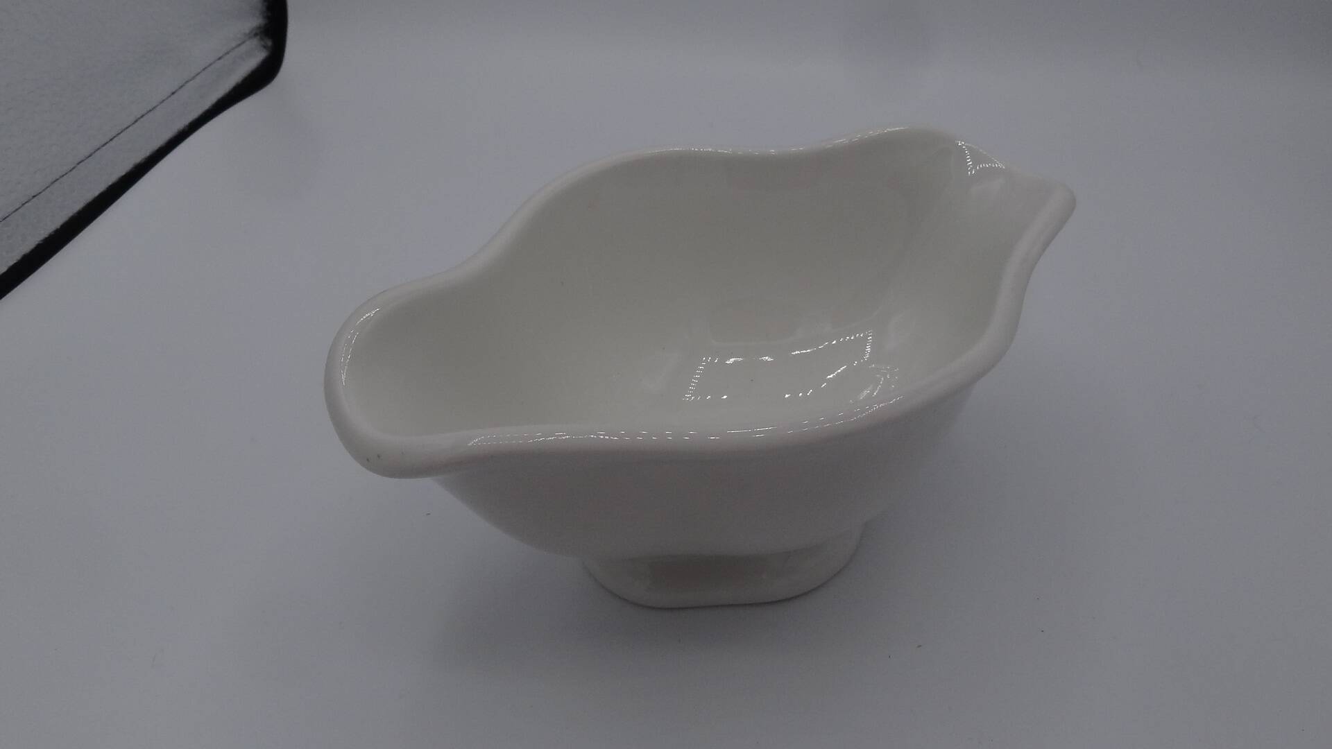 Gravy boat