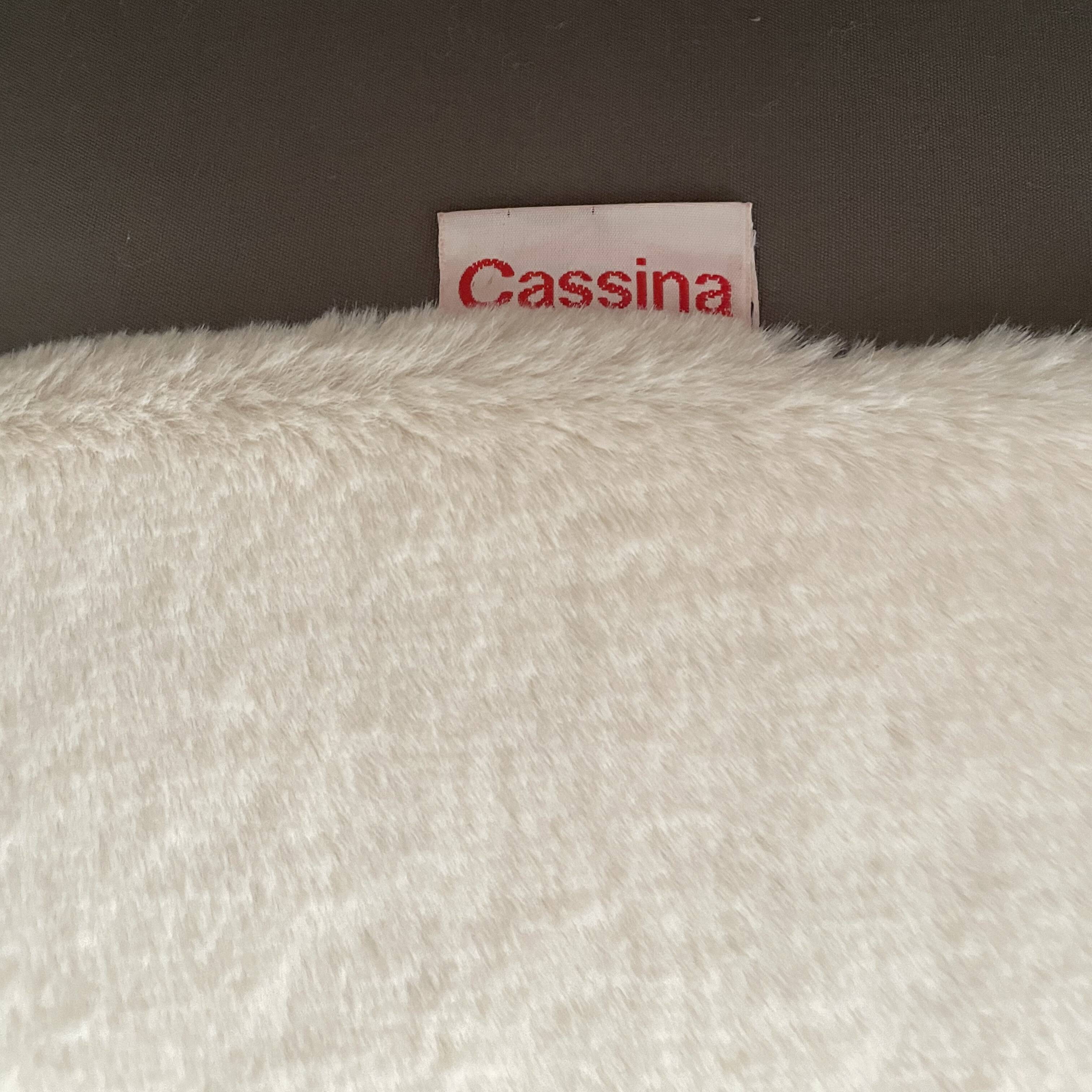 Maralunga armchair by Vico Magistretti for Cassina in fur