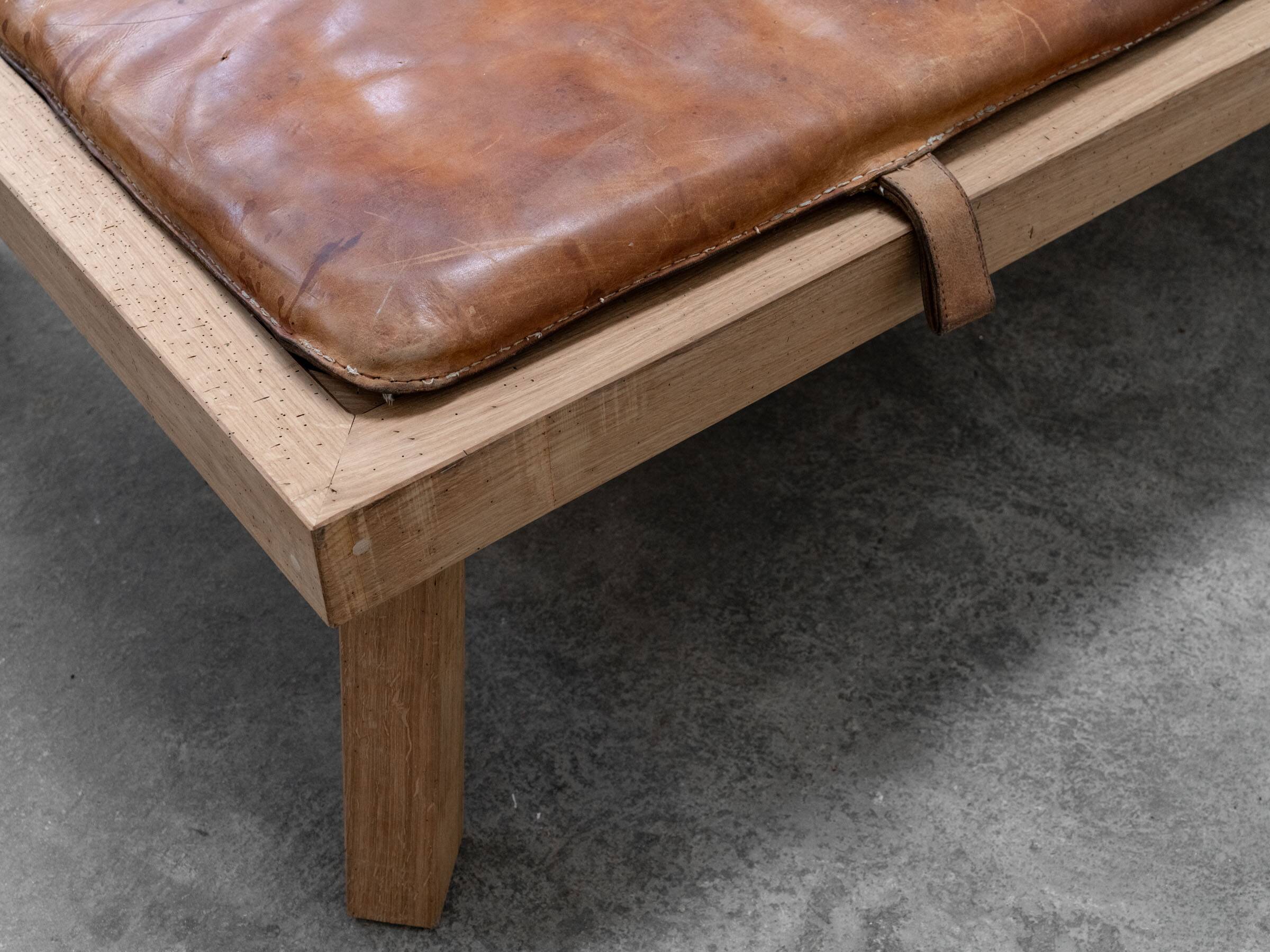 Daybed en cuir vintage et chêne 1950