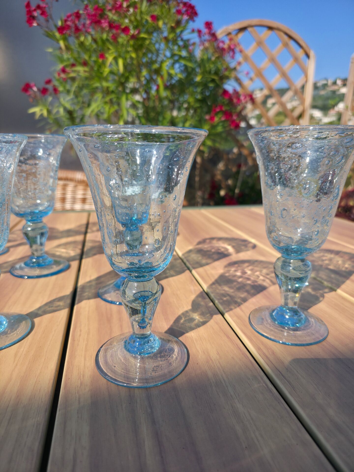 8 large blown glass goblets with bubbles from Biot – Blue signed