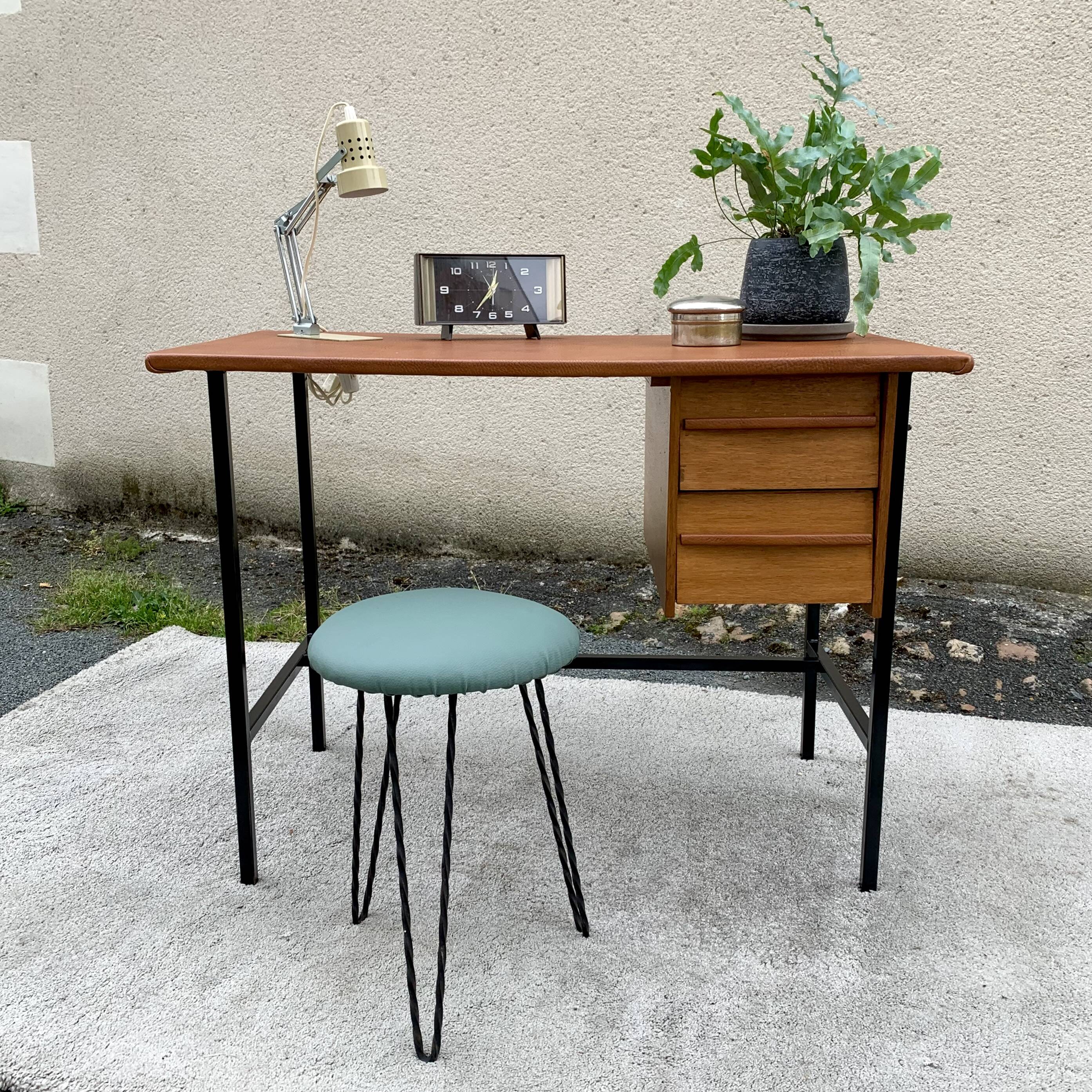 Desk with 2 drawers, leather top, Havana, 1950.