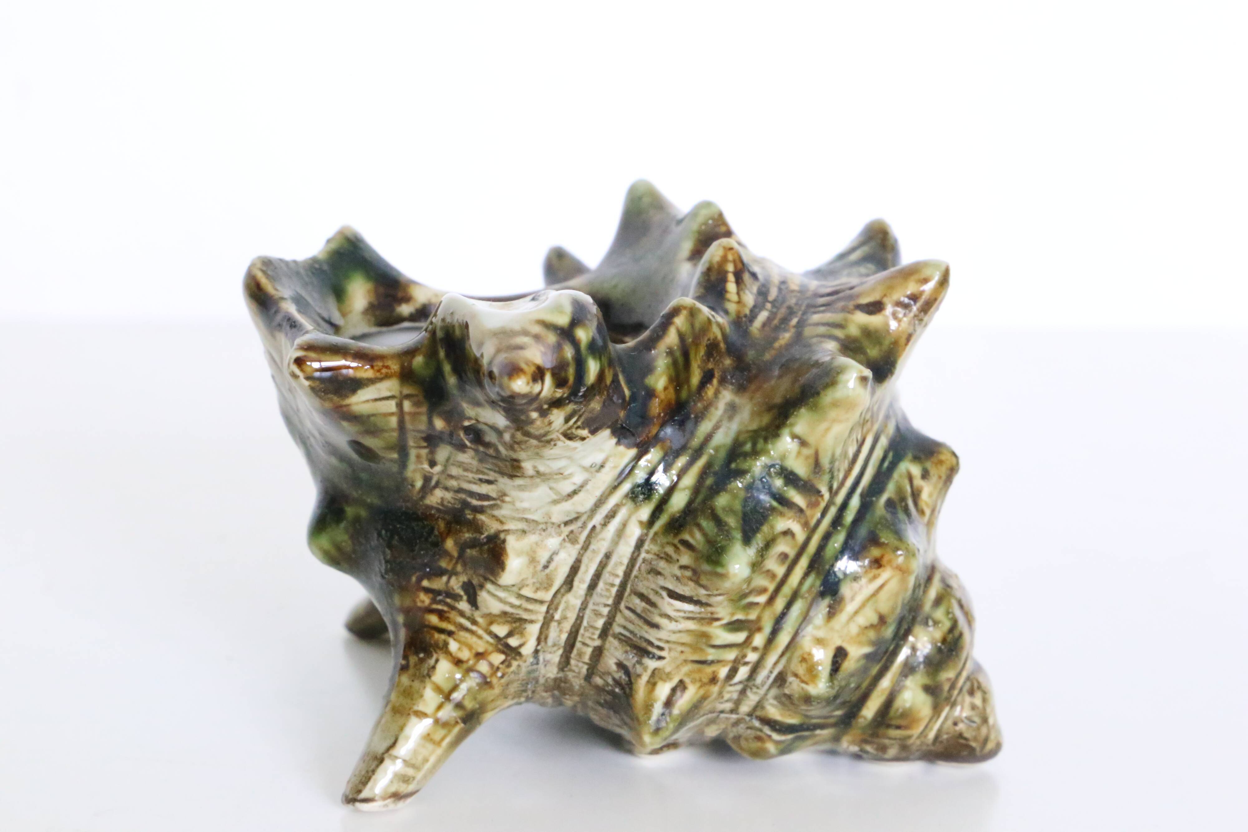 Kitsch ashtray, ceramics, shell shape, 50s