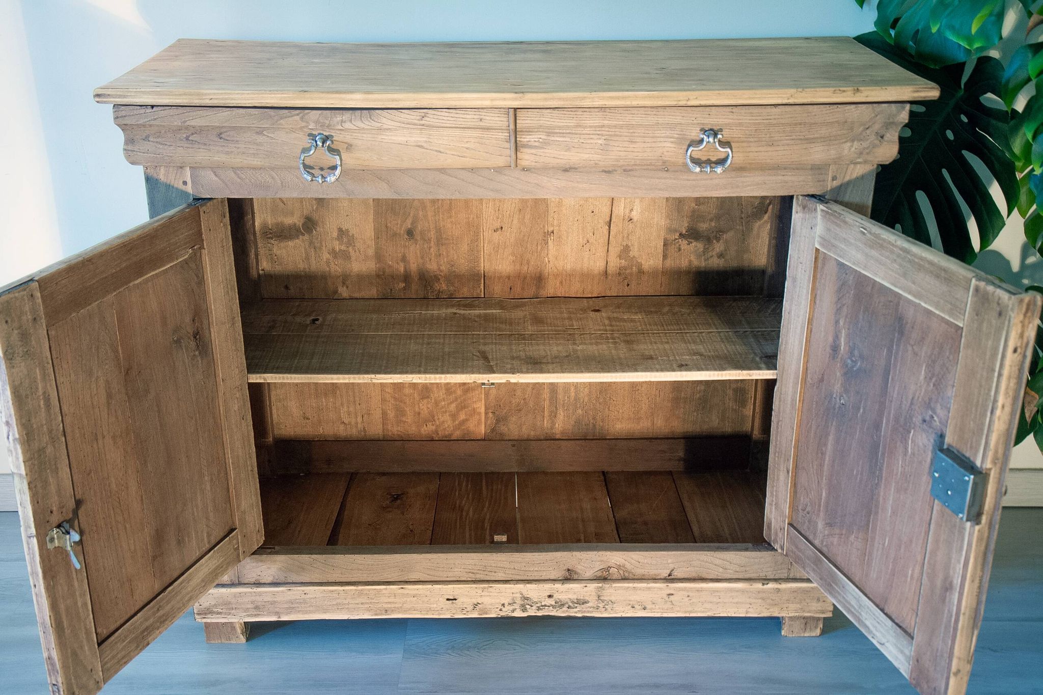 Buffet parisien ancien, Chêne clair brut