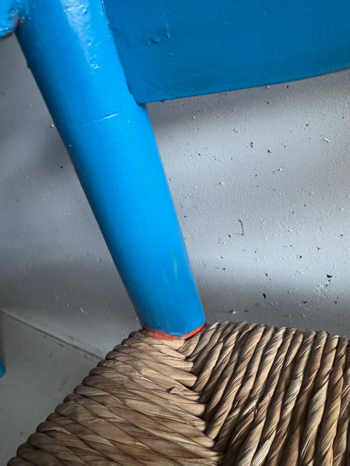 Pair of Provençal armchairs in painted wood and straw, around 1960.