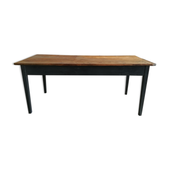 Farm table