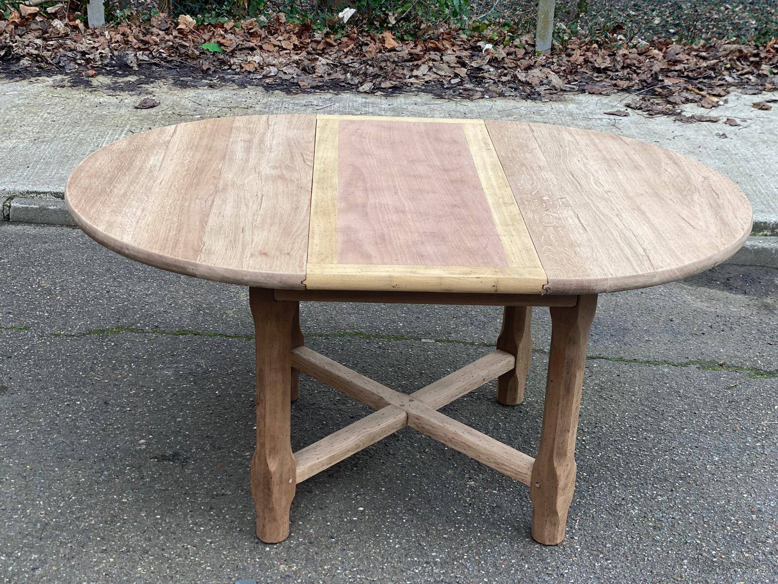 Renovated round extendable farmhouse dining table in solid oak 110-155cm.