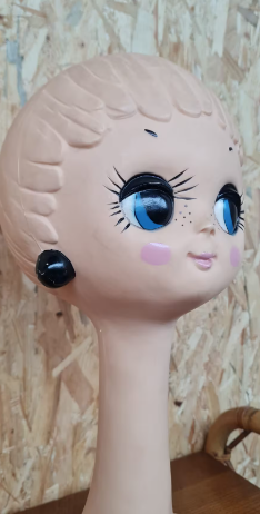 Vintage Twiggy hat head 60s-70s