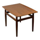 Danish teak coffee table by Grete Jalk, Møbelfabrik, 1960. Rare model