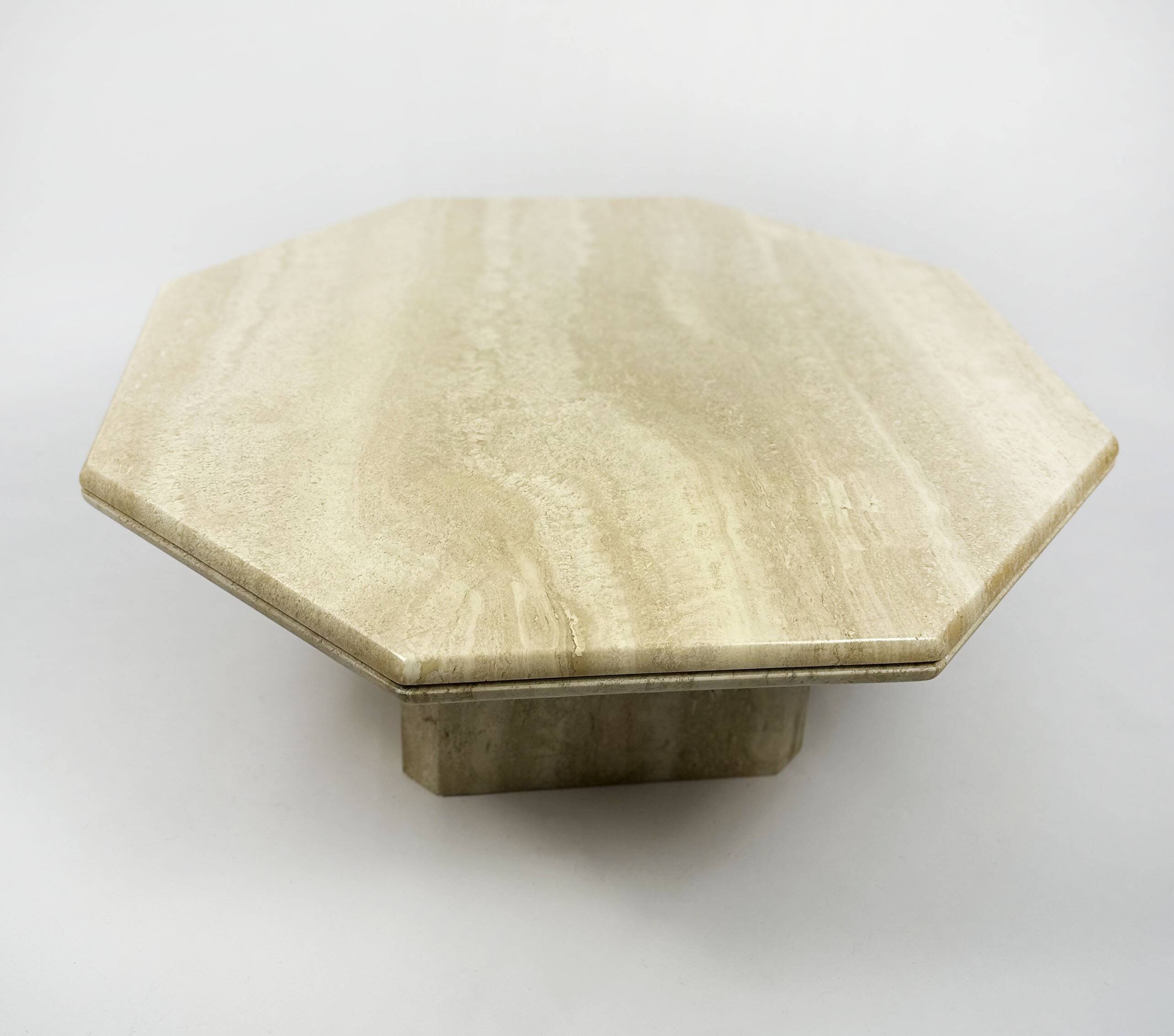 Table basse hexagonale vintage des années 1970 en travertin