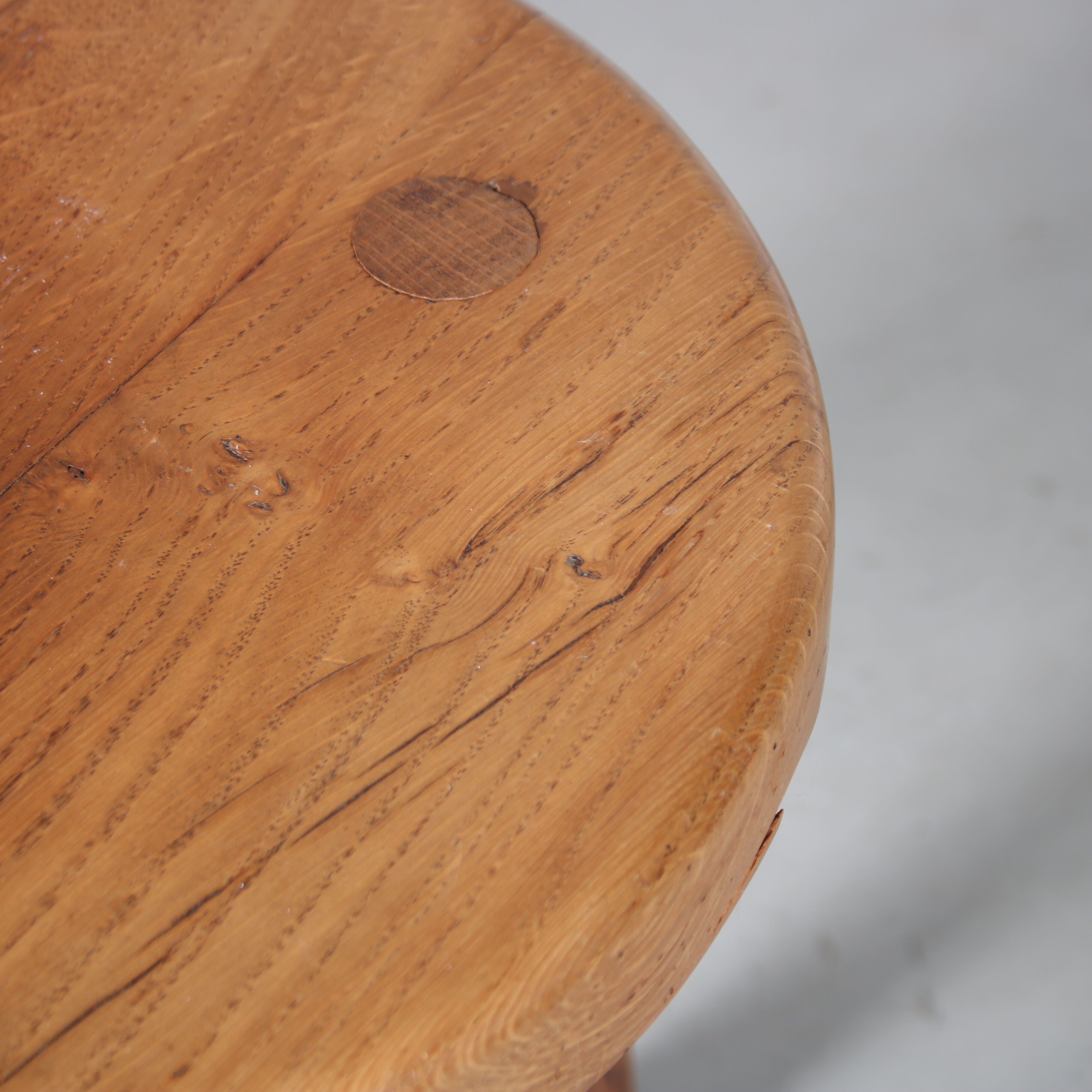 Tabouret de trépied brutaliste des années 1970 des Pays-Bas