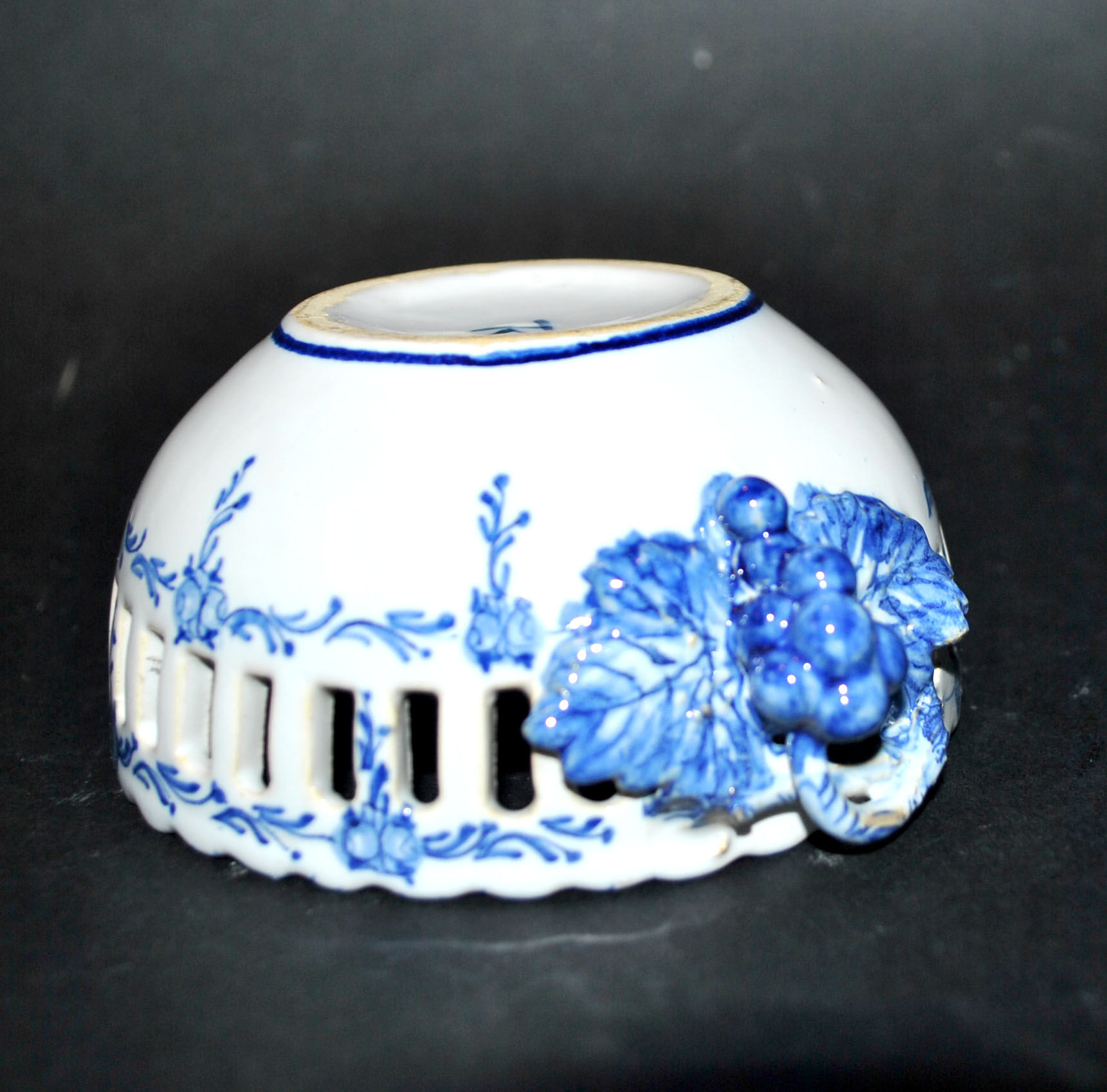 Basket in opaque openwork blue, embroidered earthenware by Malicorne Bourg-Joly Emile Tessier
