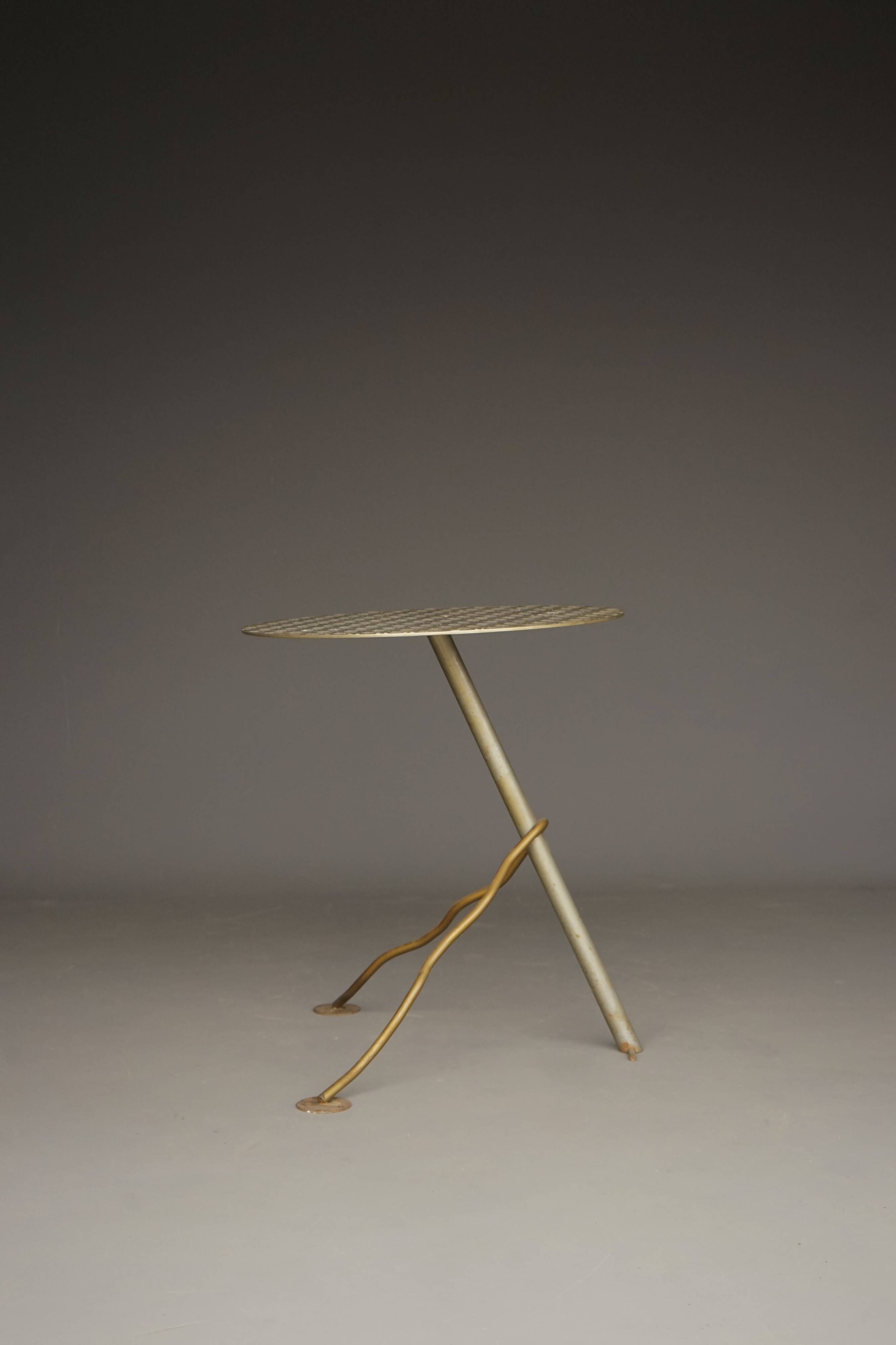 Table de jardin industrielle postmoderne en métal, années 1980