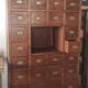 Cabinet d'apothicaire Début XXe Dimensions  Ht 188 x L 130 x P 44 cm