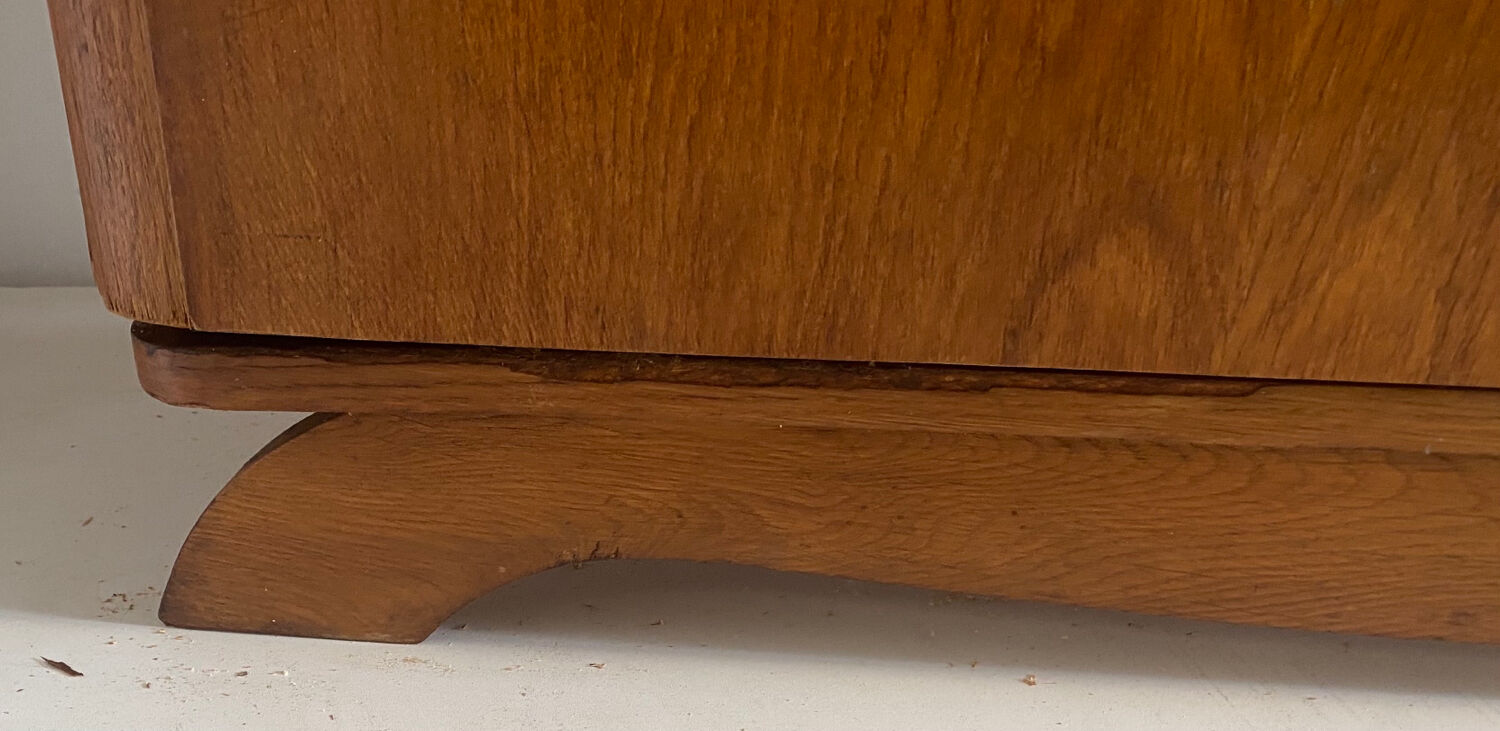 Vintage wardrobe feet compass 50s