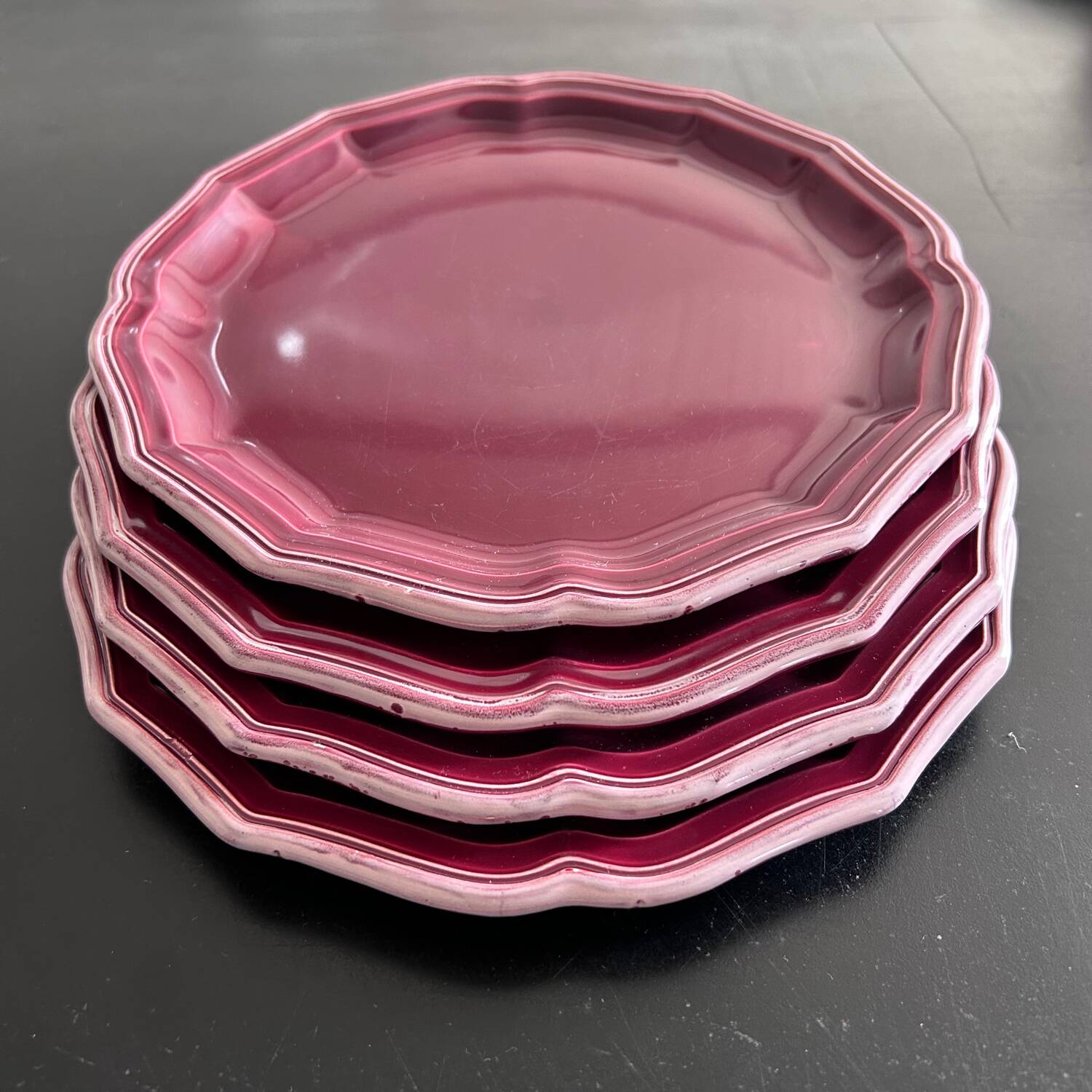 Service de 4 assiettes provençales bordeaux