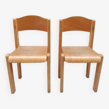 2 children's chairs