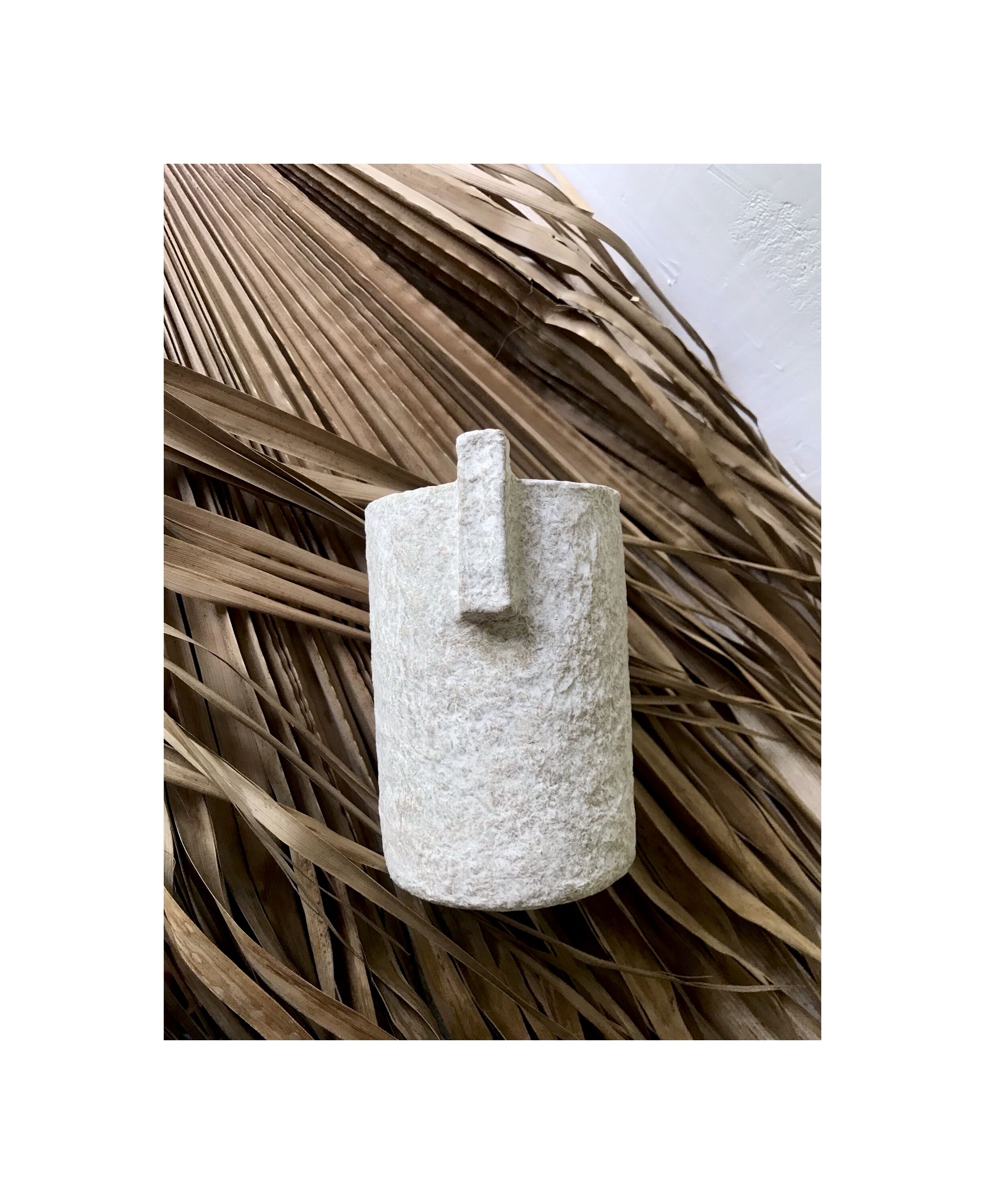 Papier-MÂCHÉ vase