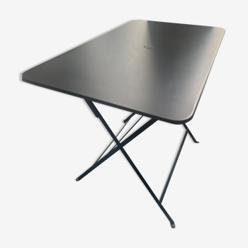 Bistro folding table 97x57 reglisse fermob