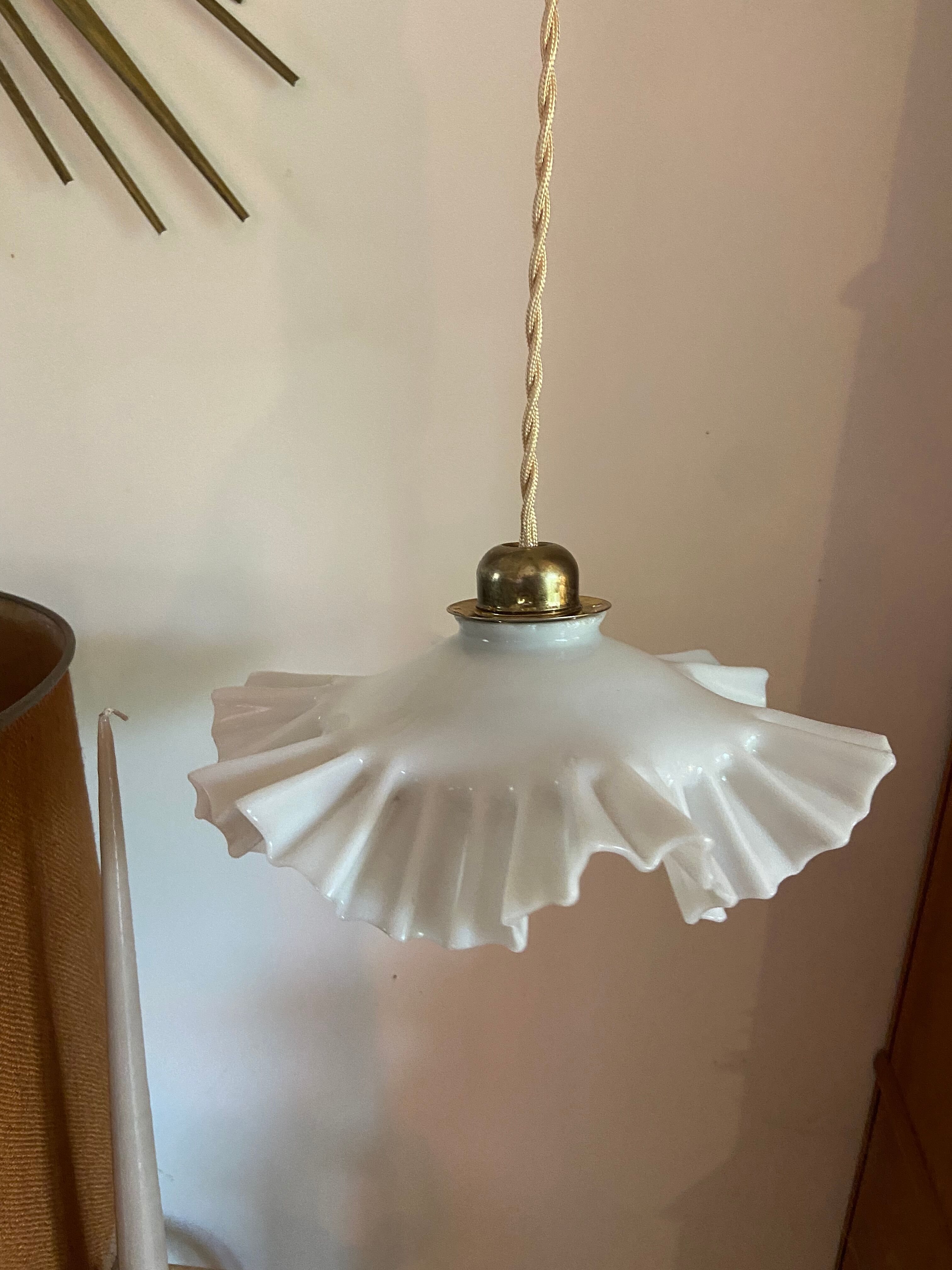 Suspension or walkman in vintage opaline