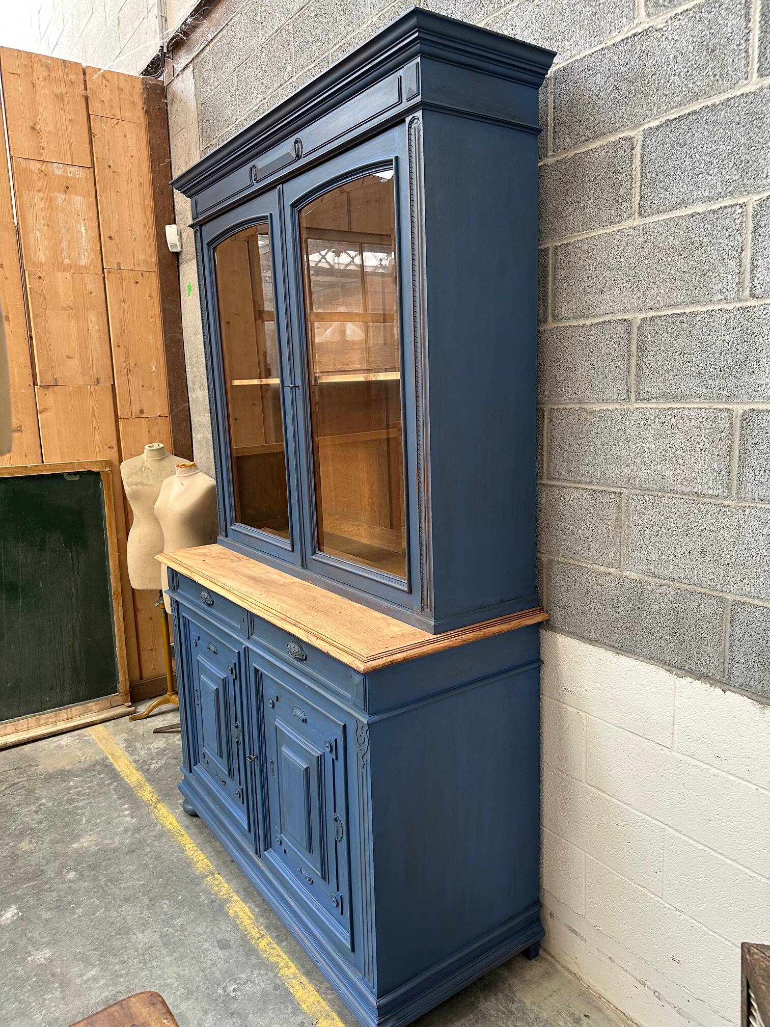 Late 19th century furniture in solid mahogany