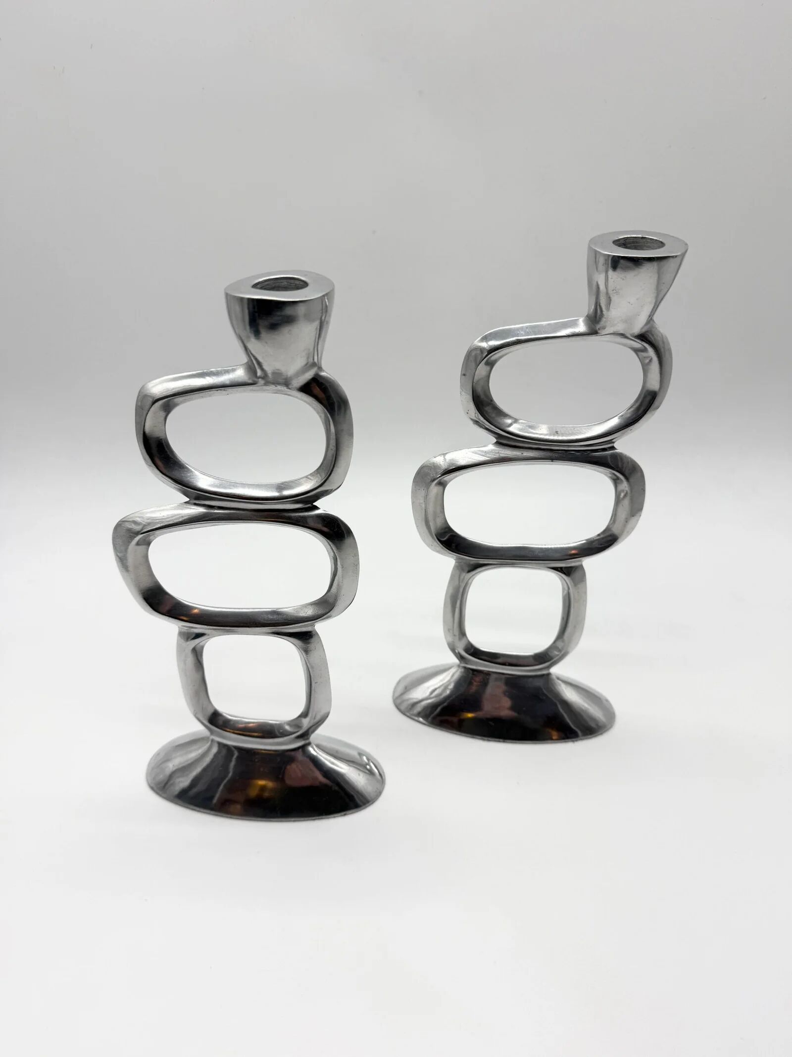 Pair of candlesticks "Circle" – Matthew Hilton, 1980s
